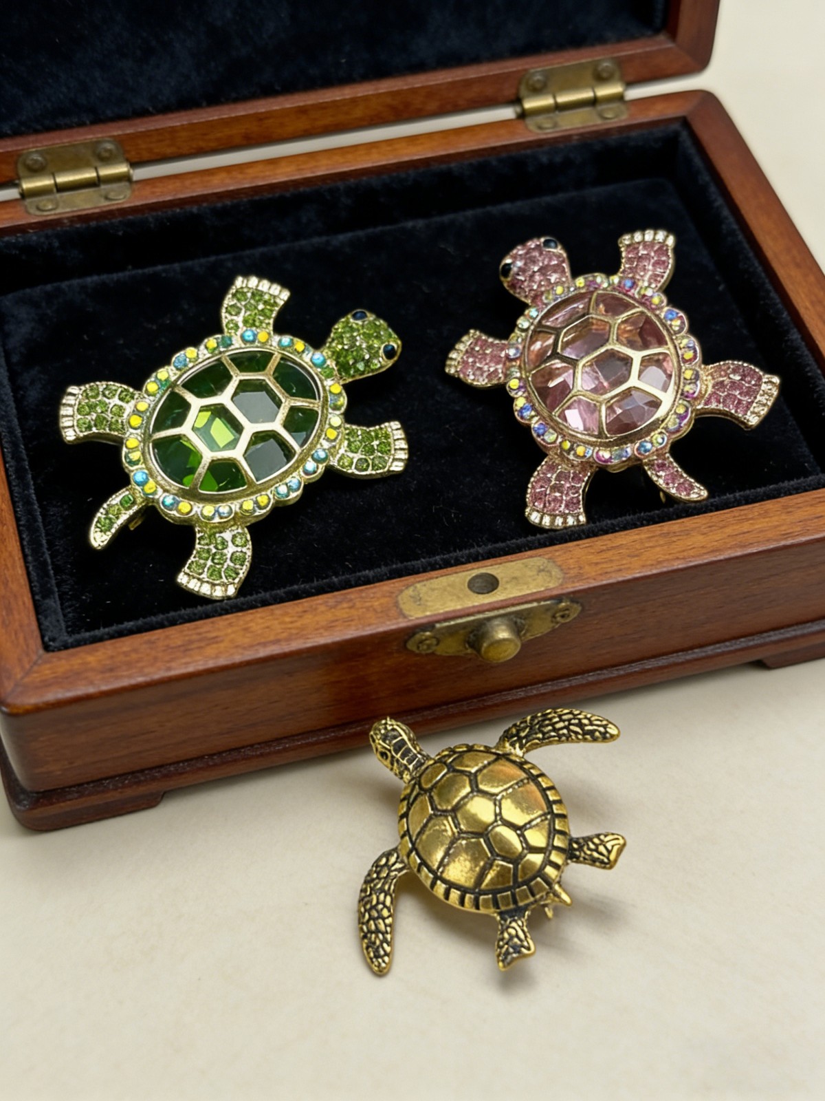 Sparkling Rhinestone Turtle Brooch Cute Animal Jewelry Pin