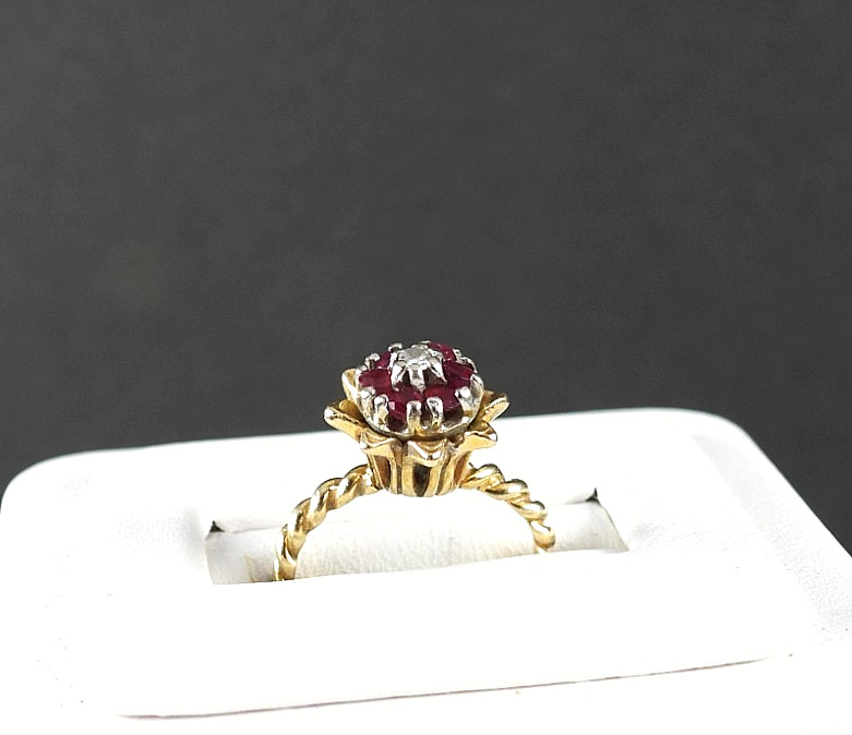 Vintage Solid 14K Yellow Gold Ring Ruby Diamond Cluster Fine Fancy Jewelry