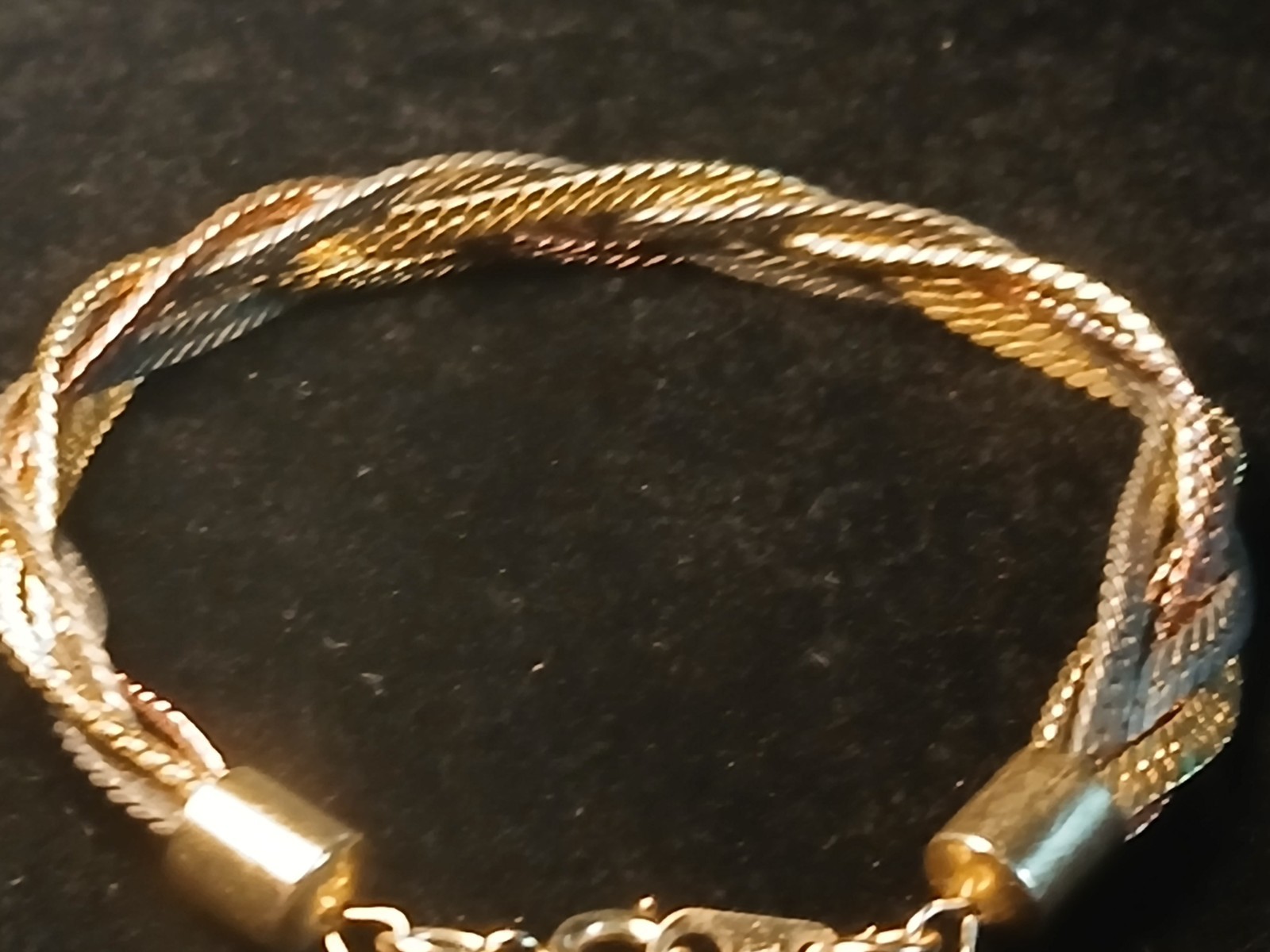 Stunning Verybeautiful 7.5” GOLD TONE BRAIDED BRACELET Herringbone