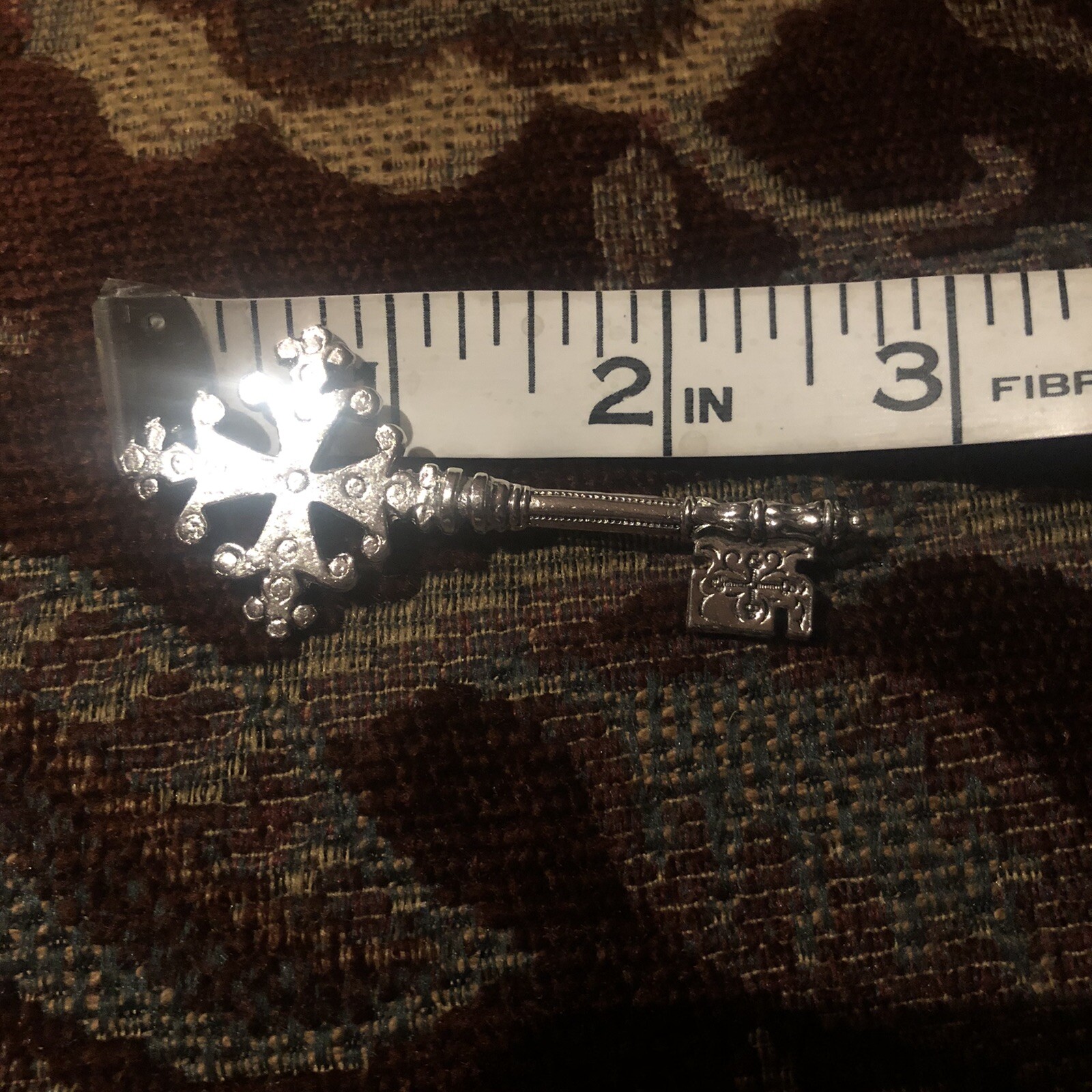 VINTAGE PIN BROOCH KEY Silver TONE None Magnetic