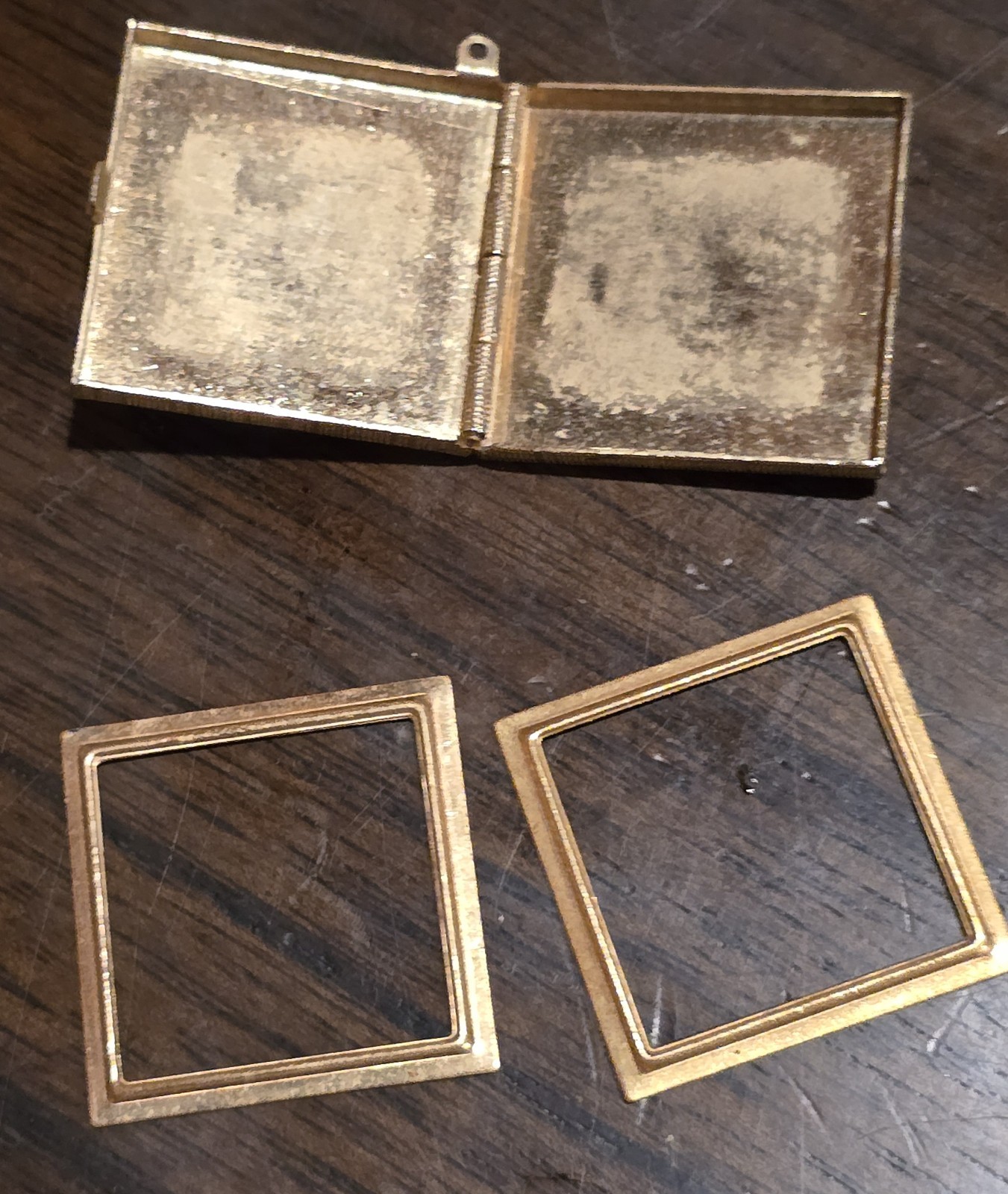 1¼” Antique Ballerina Elgin Style Gold Shell Square Picture Locket American MFG.