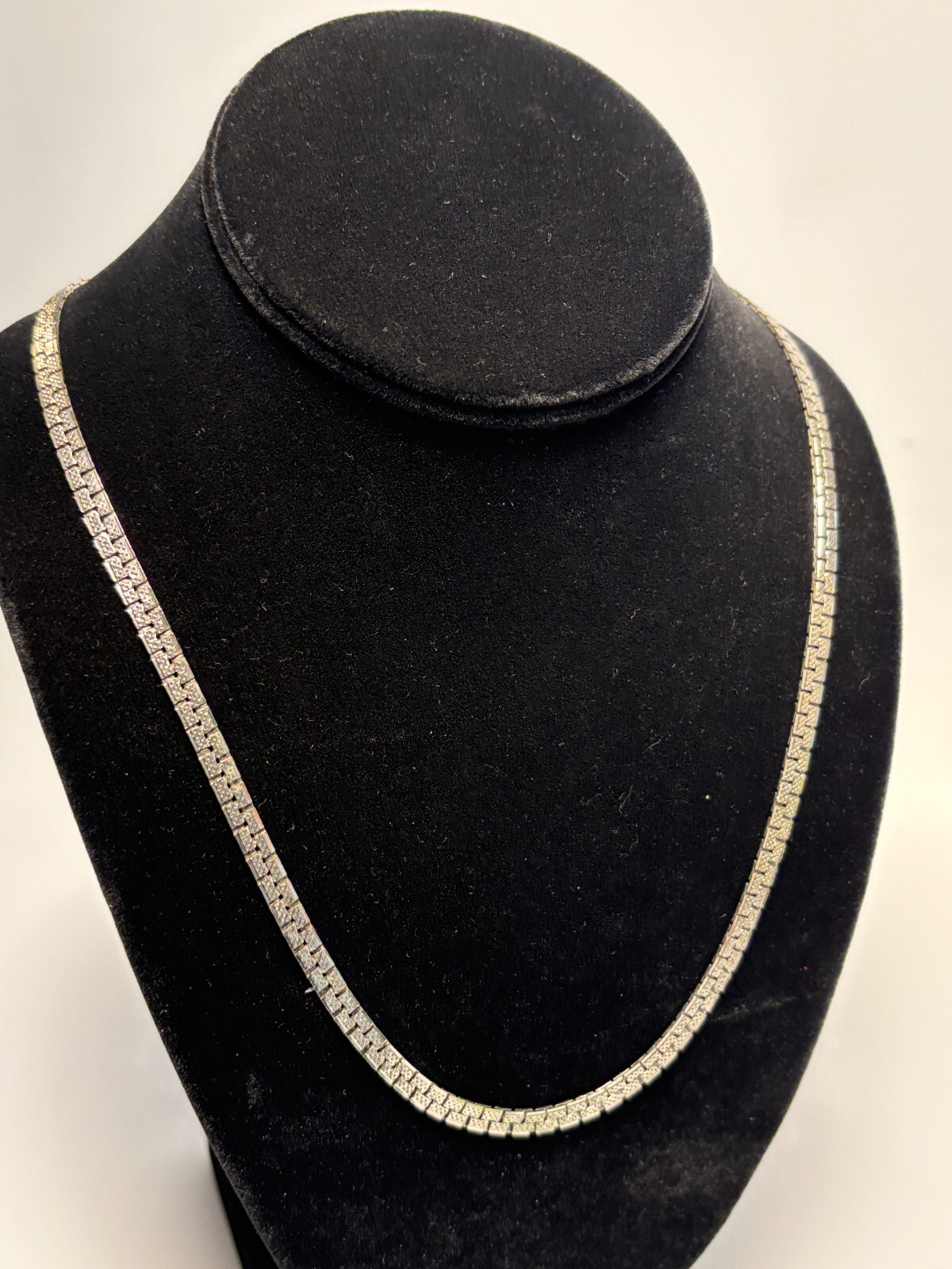 Necklace Offset Rectangle Chain Pattern Unique Retro Silver Tone