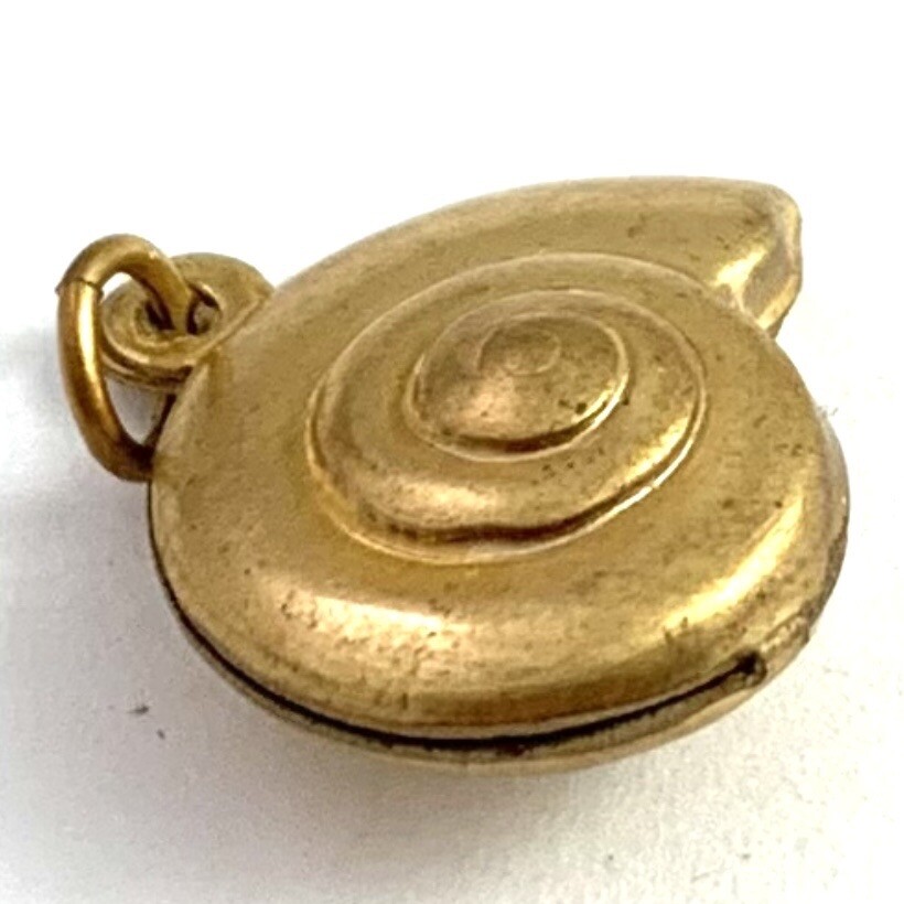 Vintage Charm Seashell Nautilus Snail Shell Brass Metal Pendant Beachy Jewelry