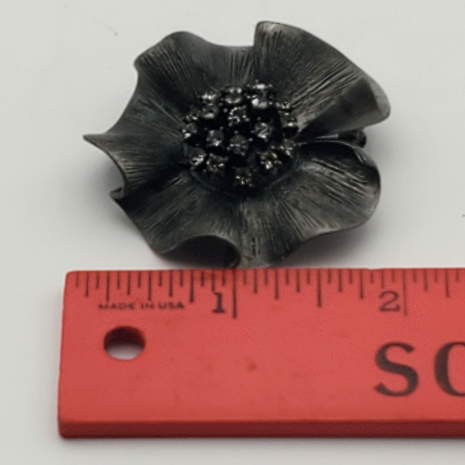 Dark Grey Metal Flower Brooch/Pendant