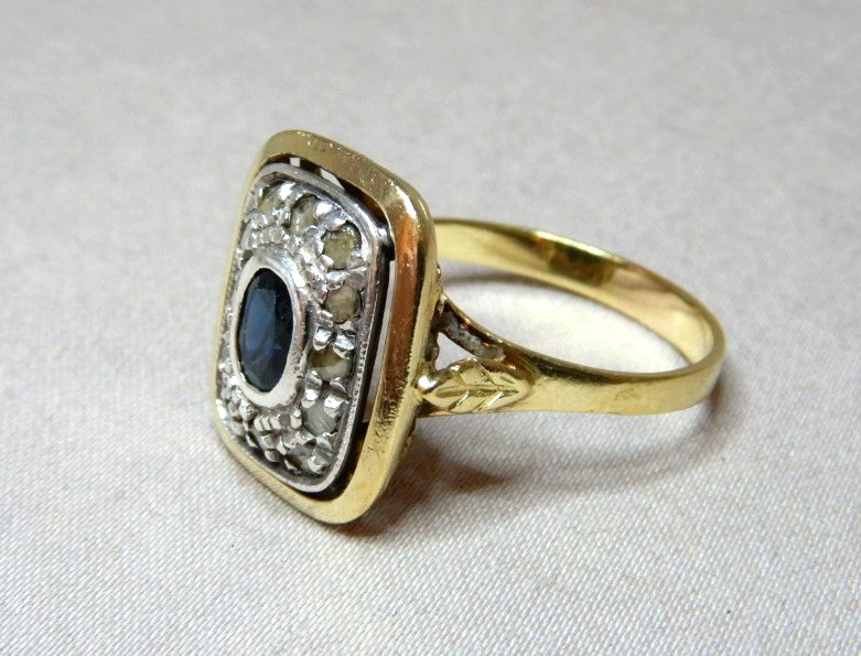 VINTAGE 18ct GOLD DRESS RING SET WITH A BLUE SAPPHIRE AND ROSE CUT DIAMONDS 4080