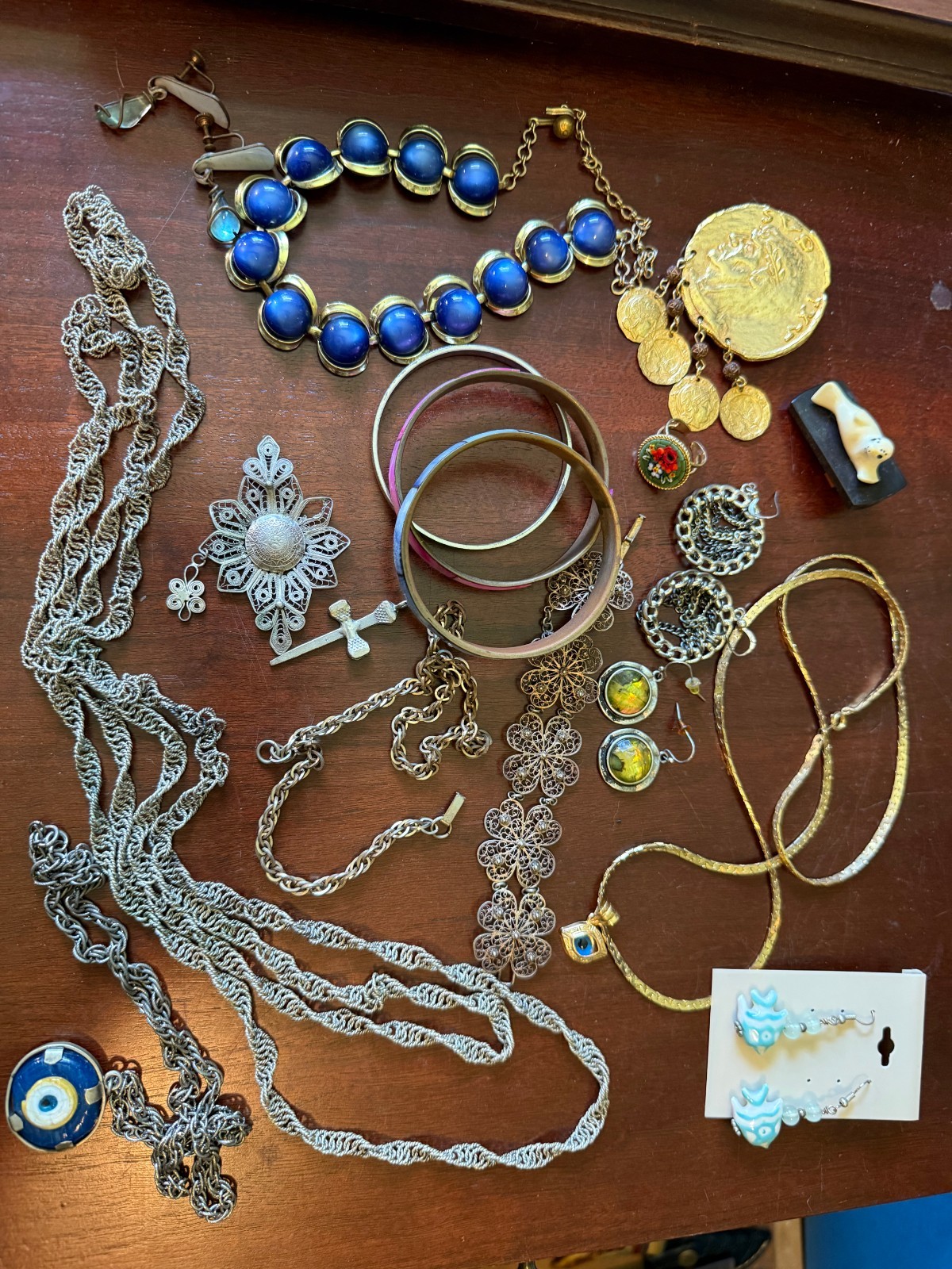 1 lb vintage costume jewerly – AS IS