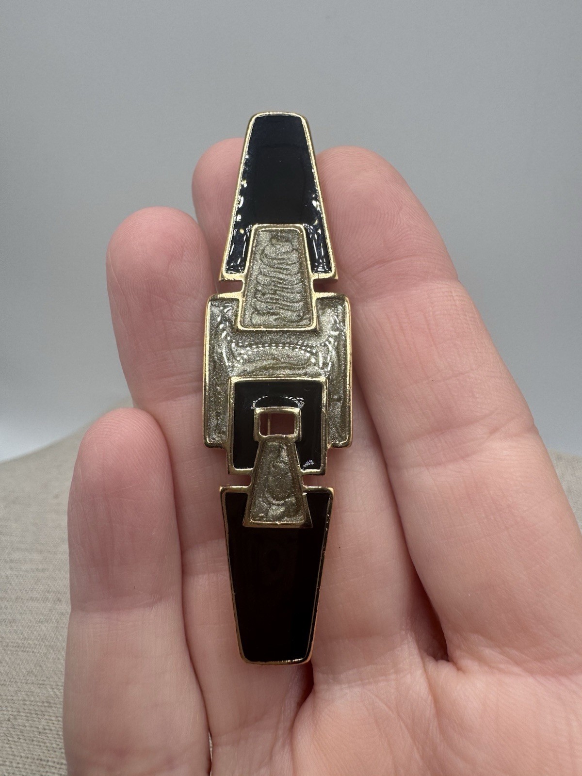 Vintage 80s Trifari Gold Tone Black & Green Swirl Enamel Brooch Pin