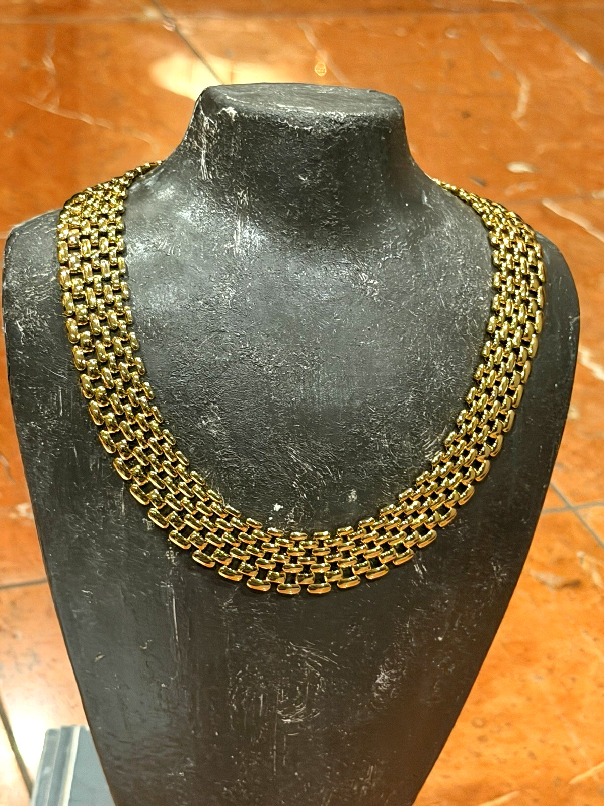 NAPIER PANTHER WATCHBAND COLLAR FLAT GOLD 16″ CHUNKY .75″ WIDE 1980S Necklace EU