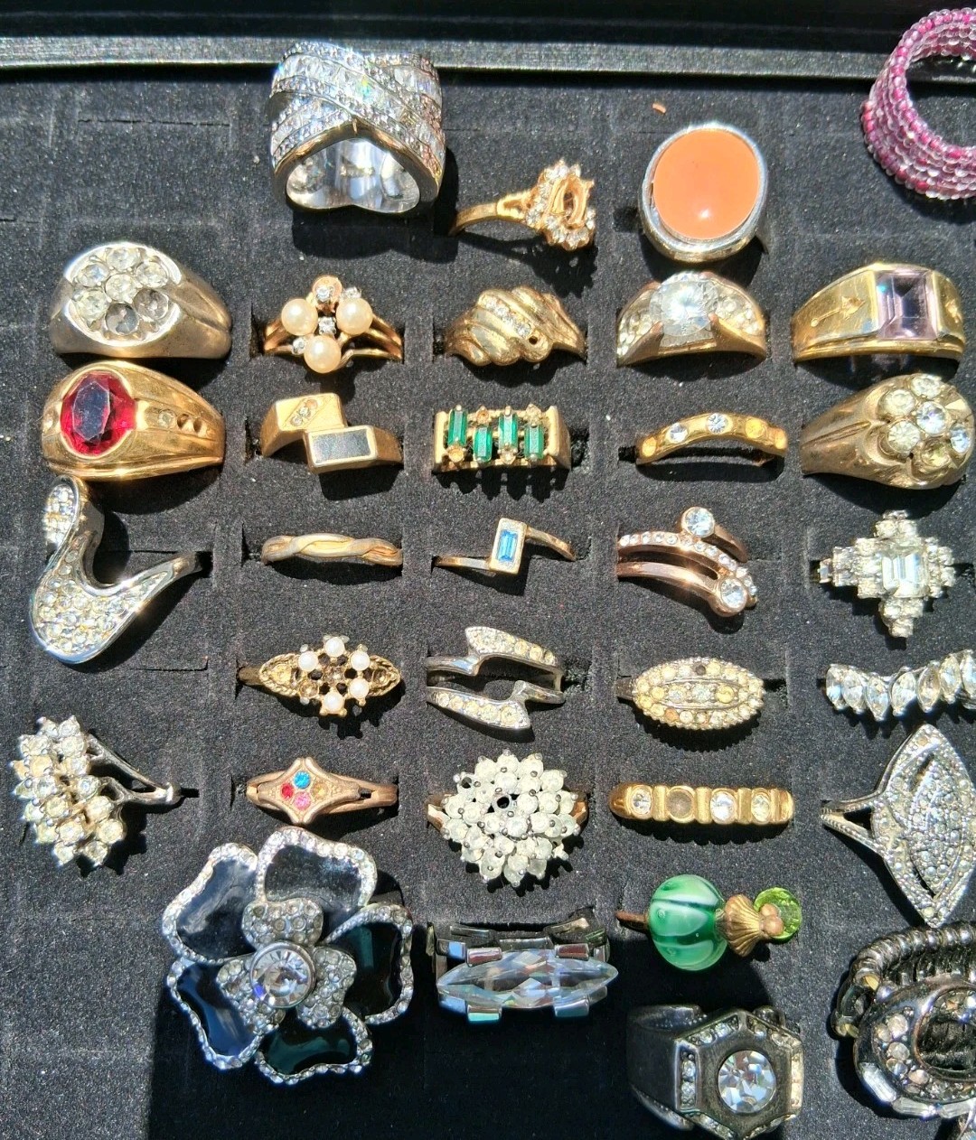 VTG Costume Ring Lot all repair 40s to 90s Era 45 rings 18kge, Vargas, Uncas Etc