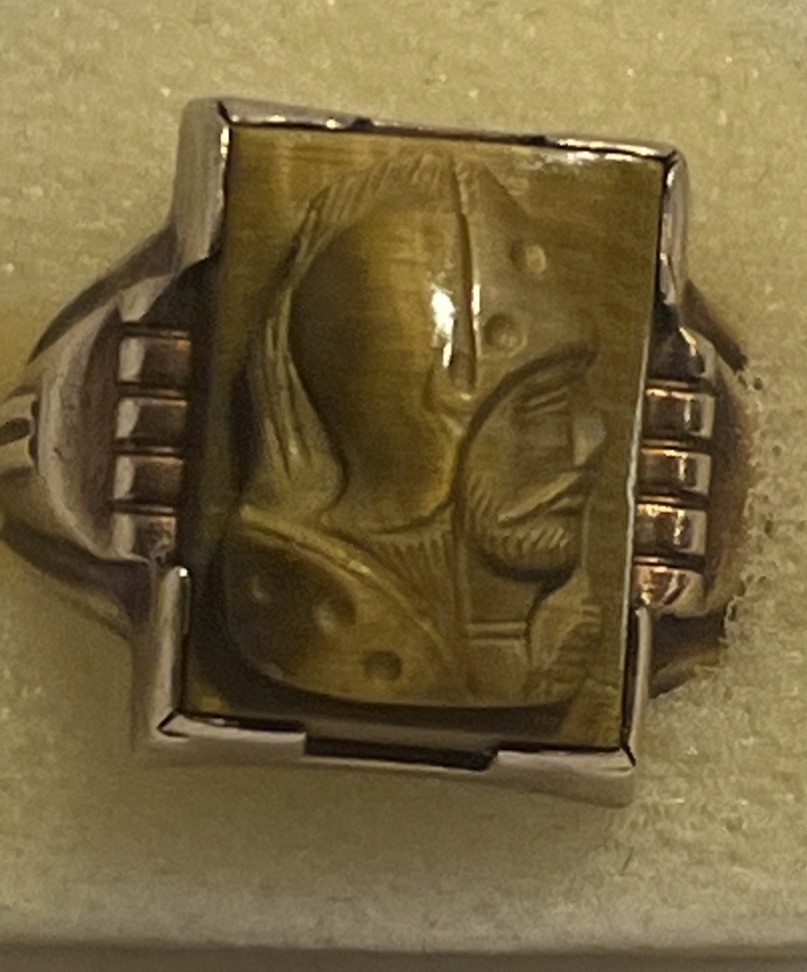 Vintage Art Deco Carved Tiger’s Eye Roman Soldier Cameo Men’s Signet Ring