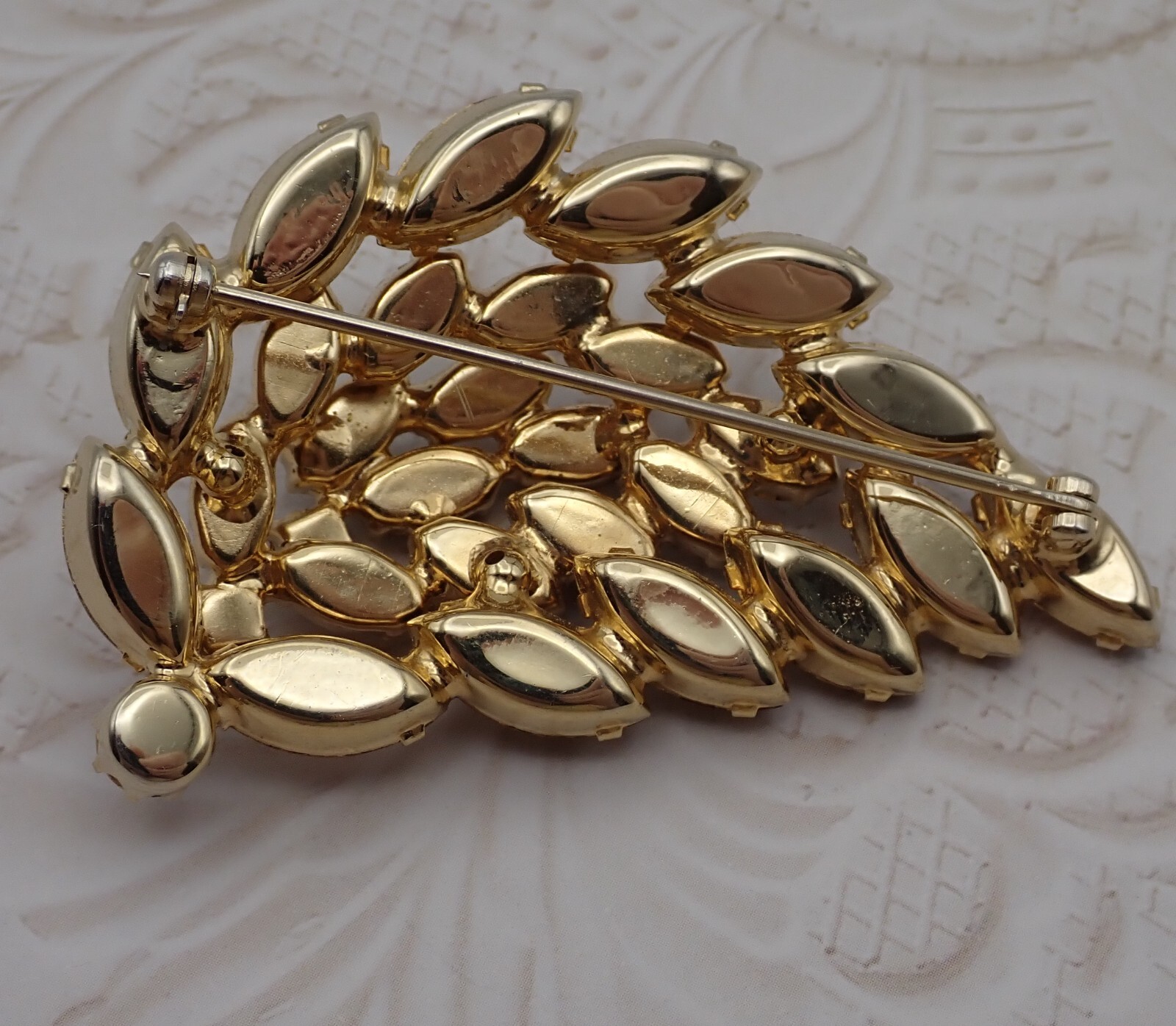Vintage Layered Marquise Golden Brown Rhinestone Leaf Gold Tone Pin Brooch