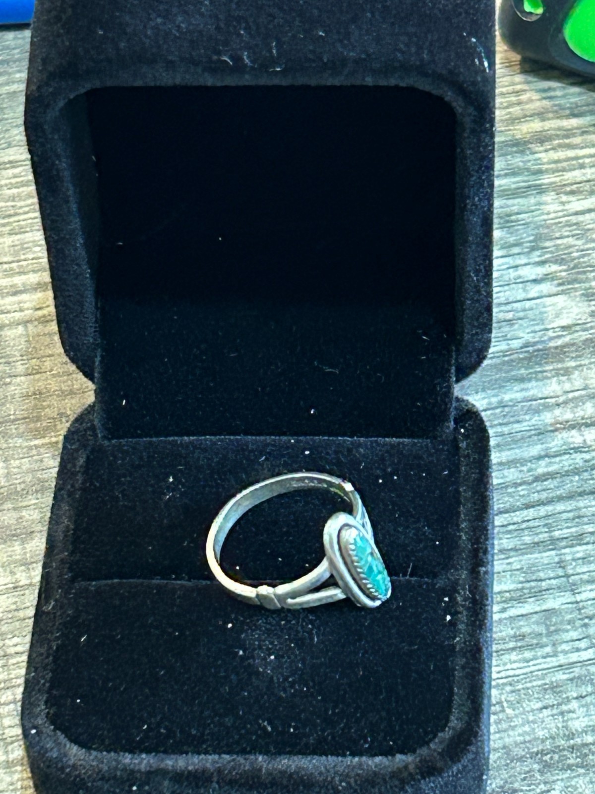 VINTAGE NATIVE AMERICAN ? LADIES SMALL STERLING TURQUOISE RING MARKED/SIGNED
