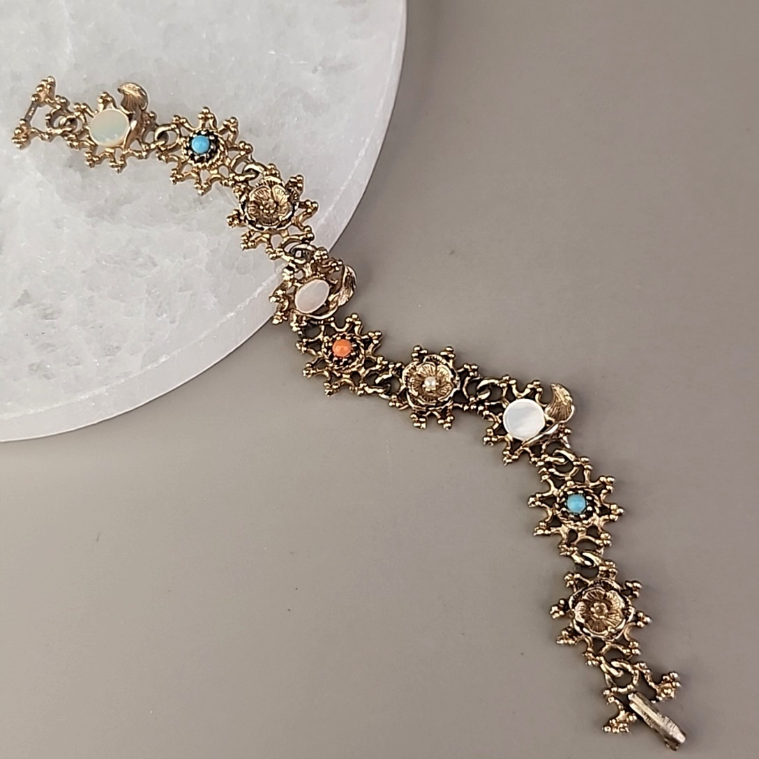 Vintage Flower Chain Bracelet Burst Textured 12mm MOP Bead Gold Tone 6.5″