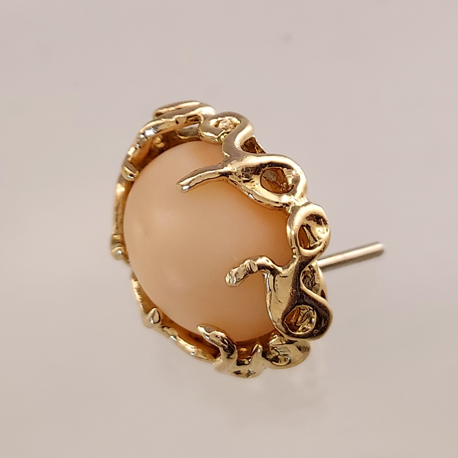 Vintage 14k Coral Stud Earrings. 1/2″x5/8″/ Weight 6.4 Grams. 10x 12 mm Coral.