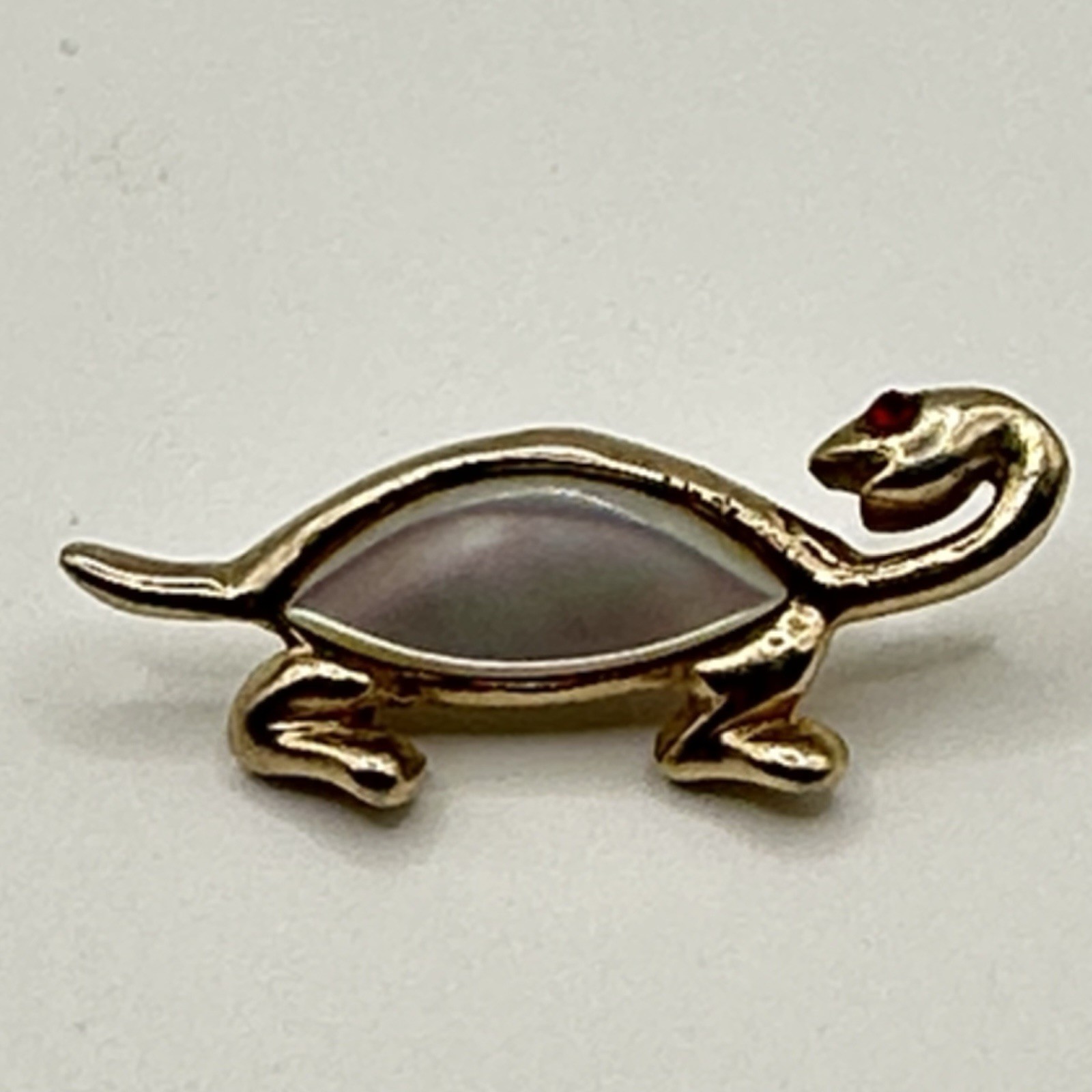 Vintage Gold Tone Turtle Brooch Pair Pearlescent Plastic Red Eyes Unsigned READ