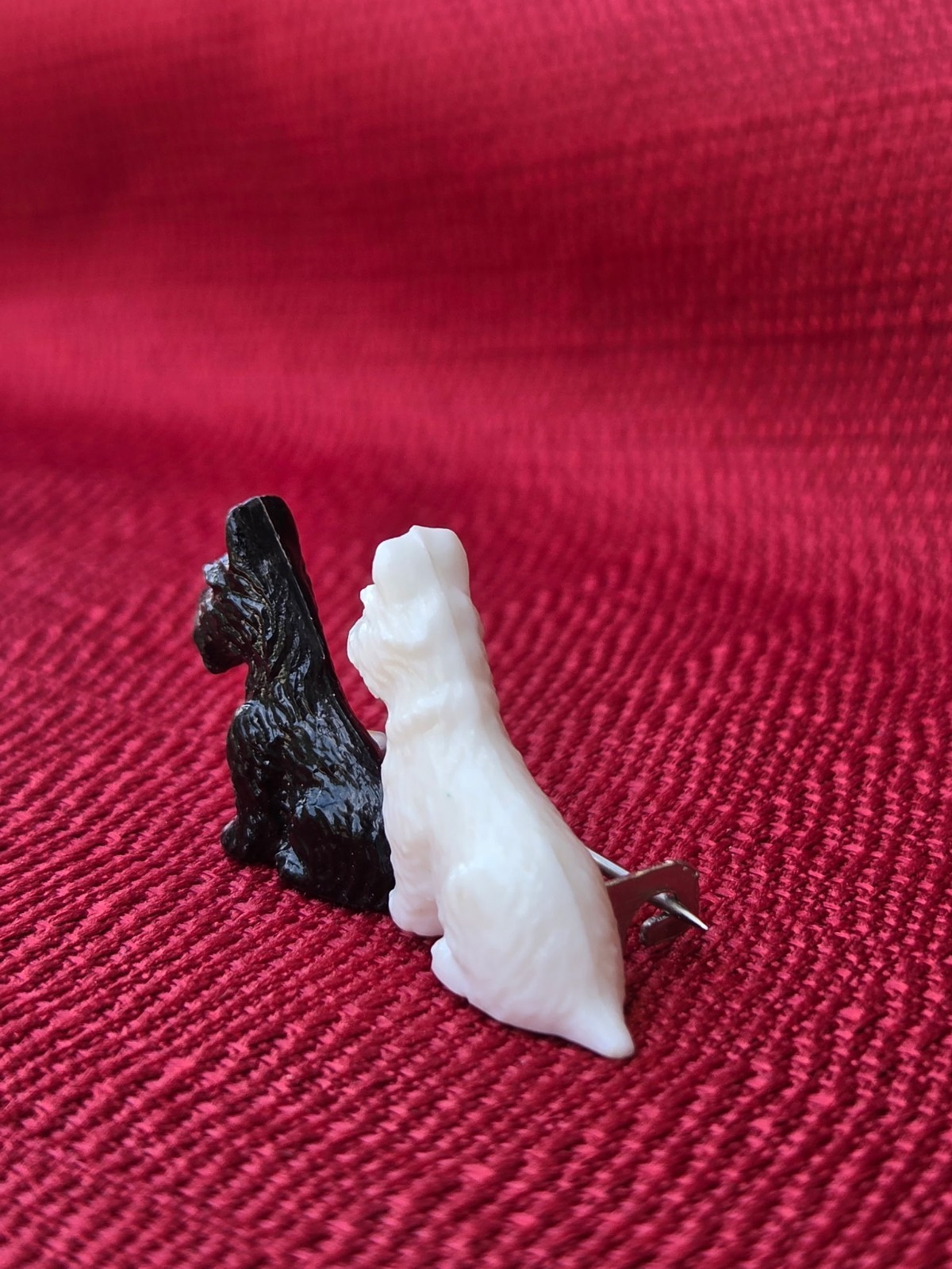 Old Black & White Scottish Terrier Pin Brooch Costume Jewelry Great Britain