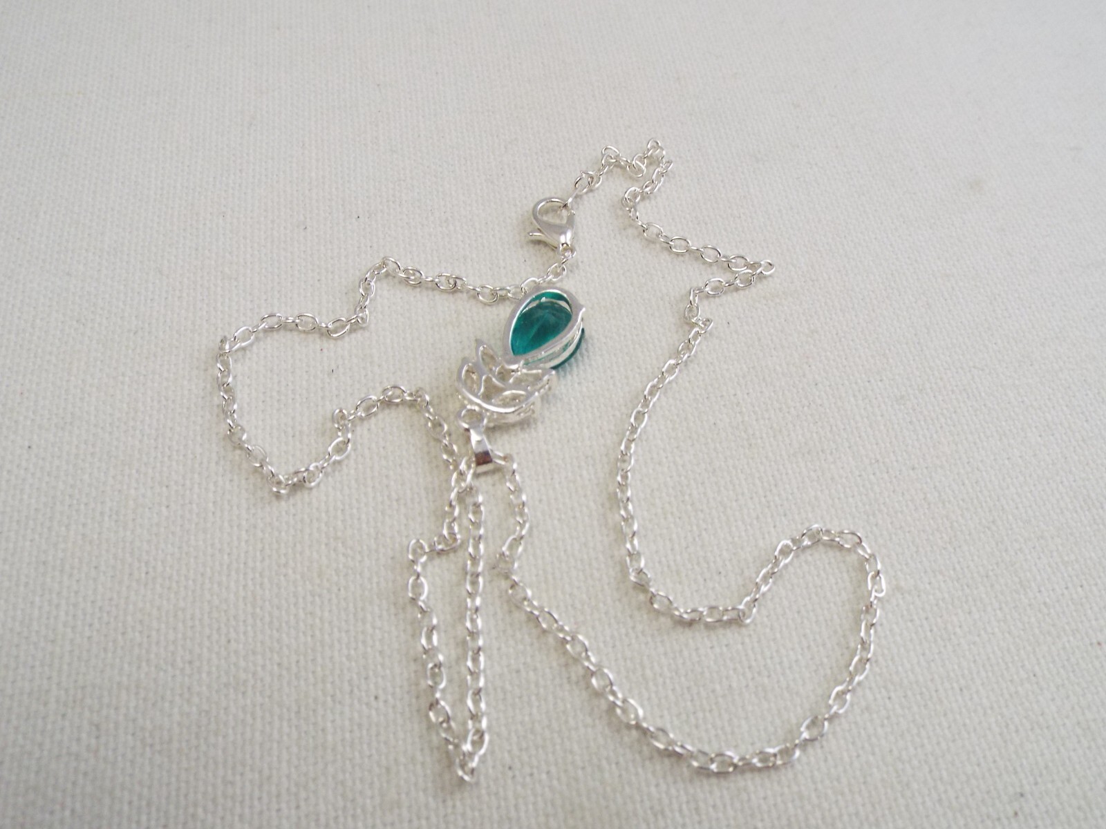 Silvertone Teal Rhinestone Pendant Necklace (C21)