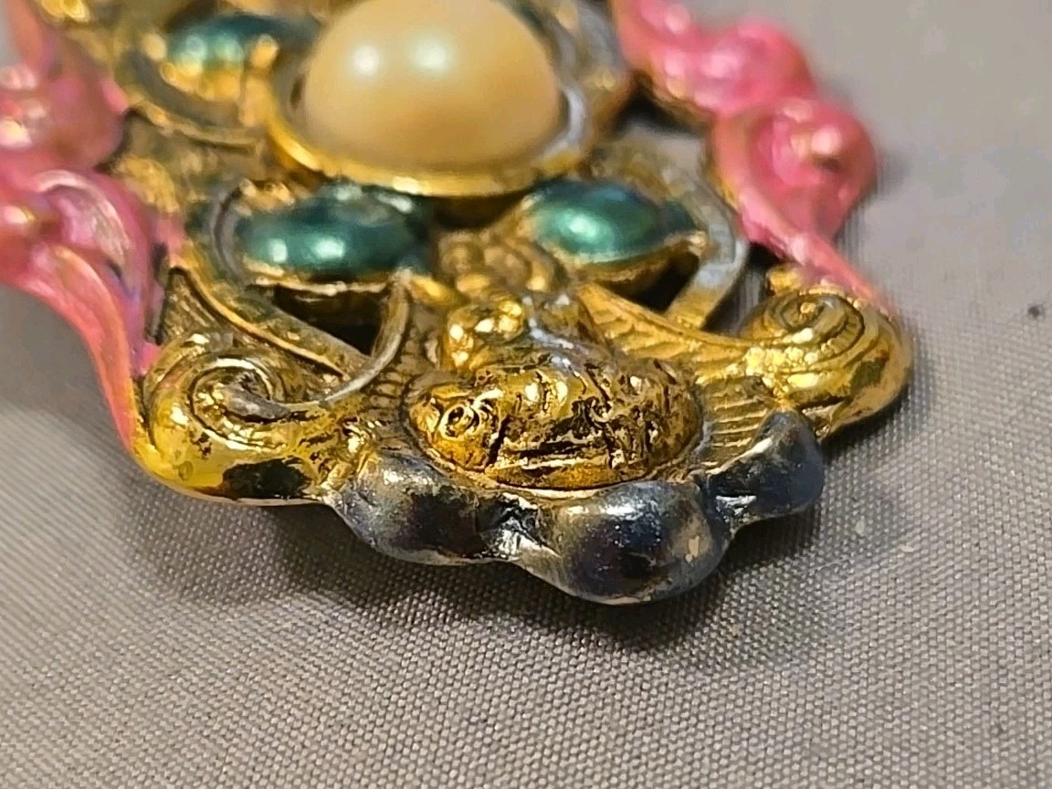 Art Nouveau Style Brooch Pin Cherub Faces Gold Tone and Faux Pearl