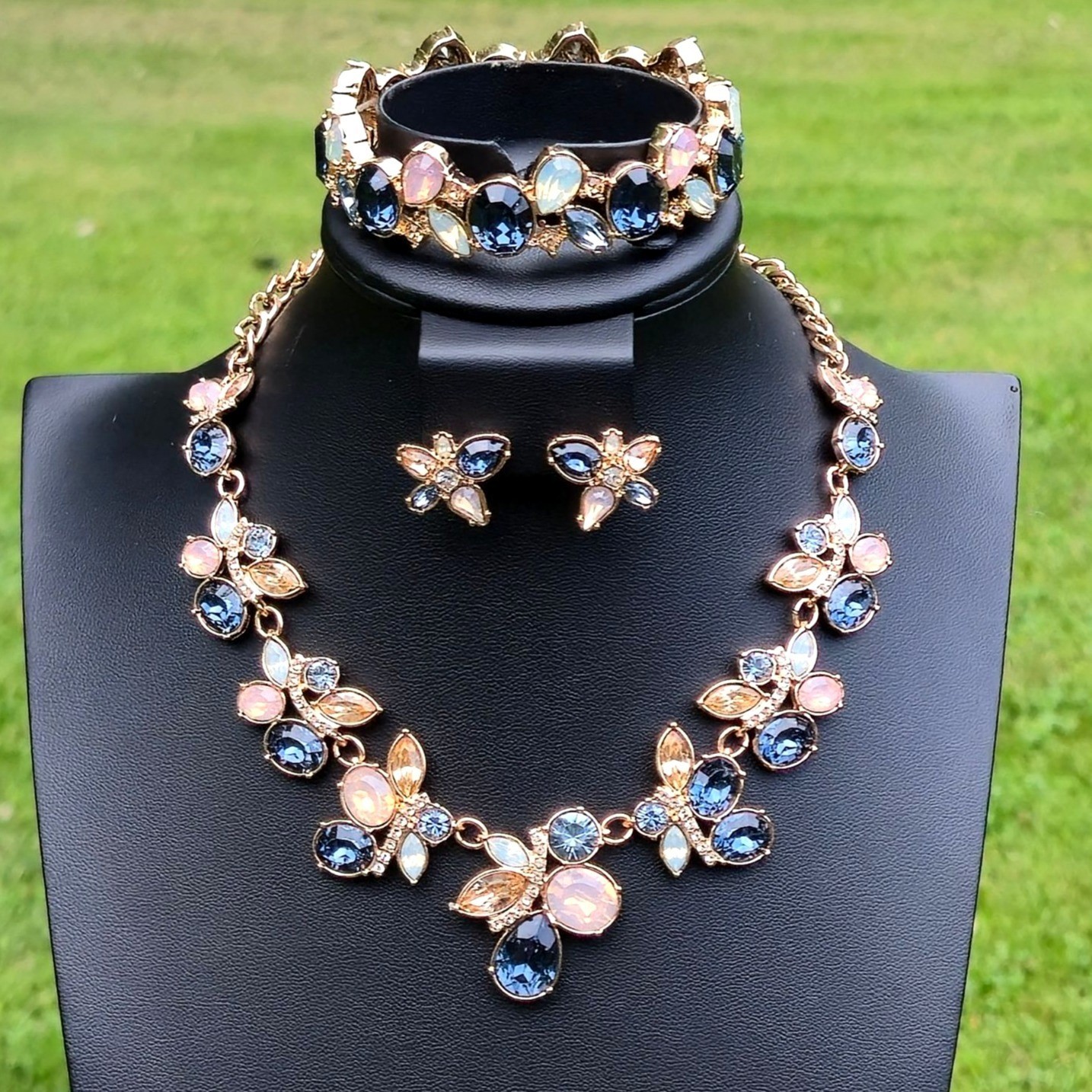 Vintage Avon Blushing Floral Necklace Bracelet Earrings Set Rhinestone Sparkle