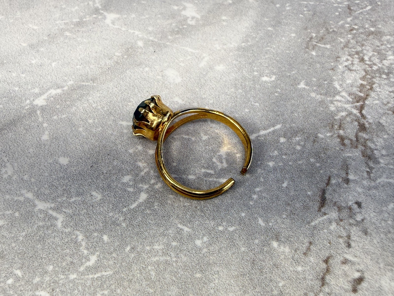 Vintage Gold Tone Green Rhinestone Ring Size 5.5 Adjustable