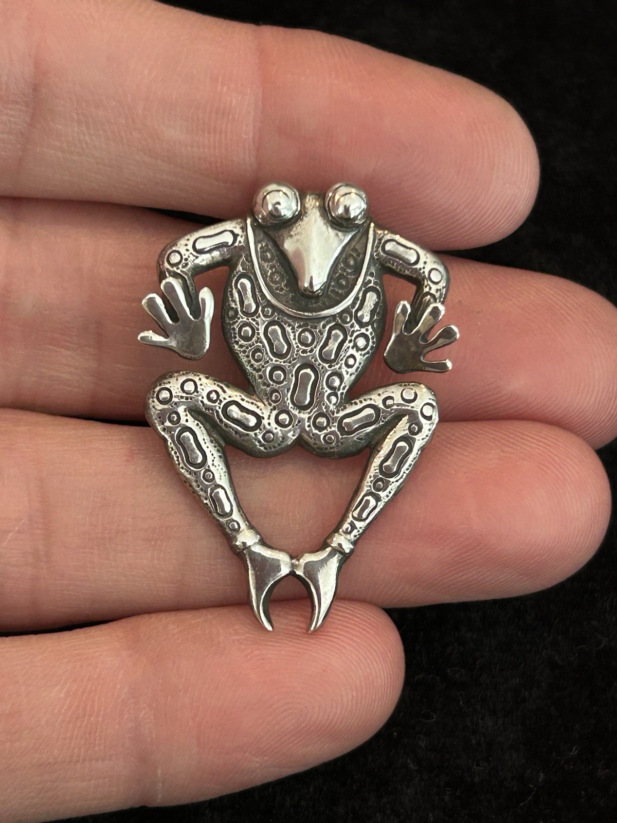 Sterling Silver Tree Frog Pendant 7.6 Grams 1.5 Inches Tall Vintage Jewelry