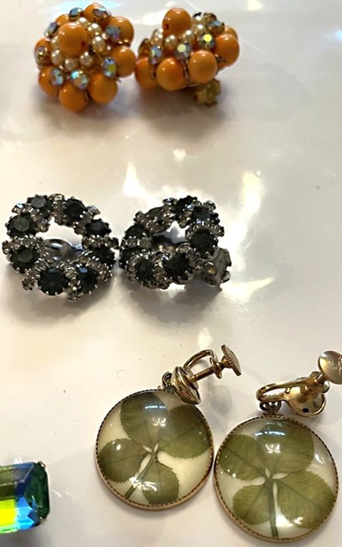 9 PAIR SIGNED VINTAGE EARRINGS CAVINESS KJL KRAMER WEISS CORO RS BOWS FLOWERS