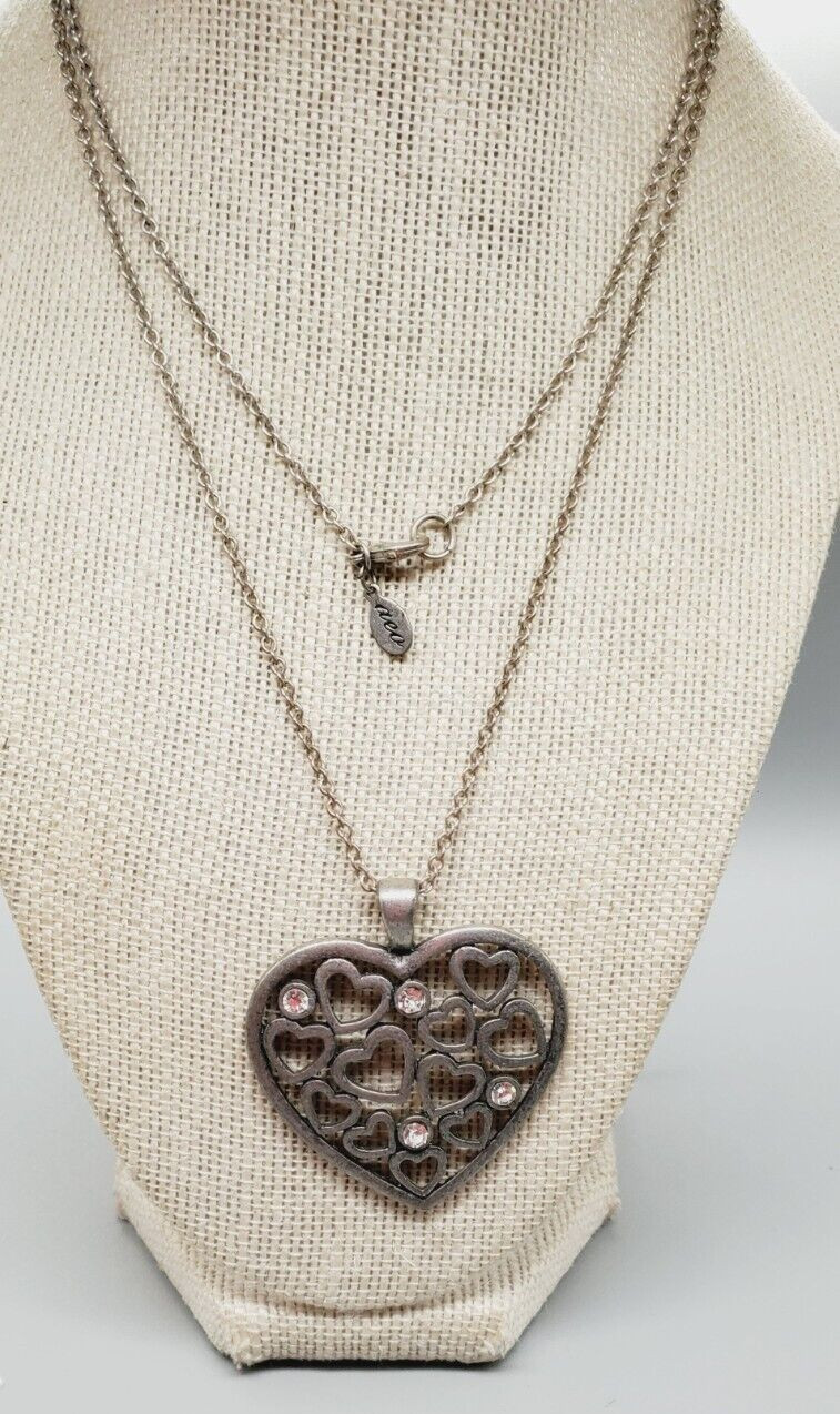 American Eagle Silvertone 1.75″ multiple hearts within pendant necklace 32″ te01