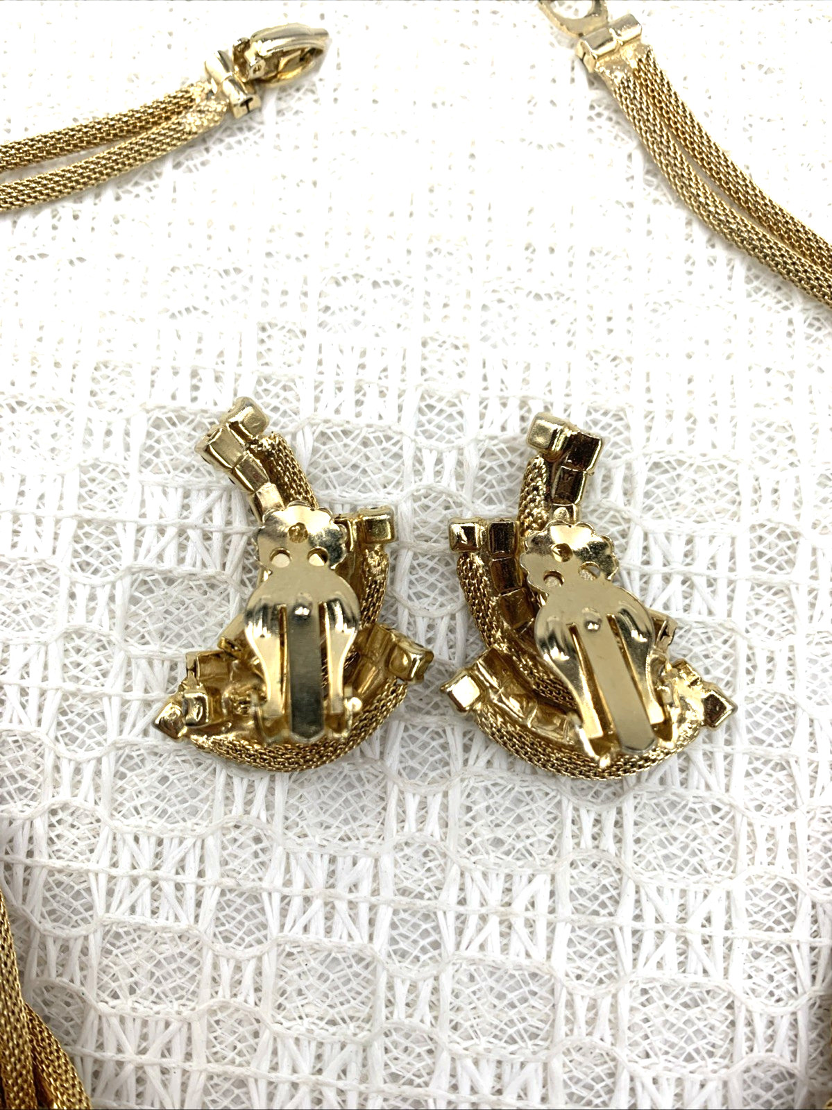 BRAIDED Goldtone Mesh & Clear Rhinestone 15″ Necklace & 1-1/4 x 1″ Clip Earrings