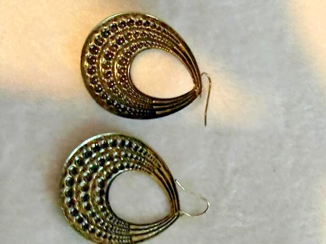 Antiqued brass Tone Tear Drop Dangle pierced earrings