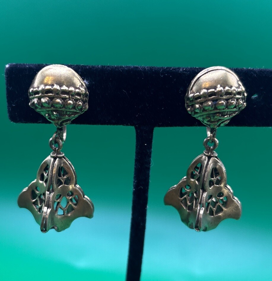 Vintage Gold Tone Screw Back Damgle Earrings