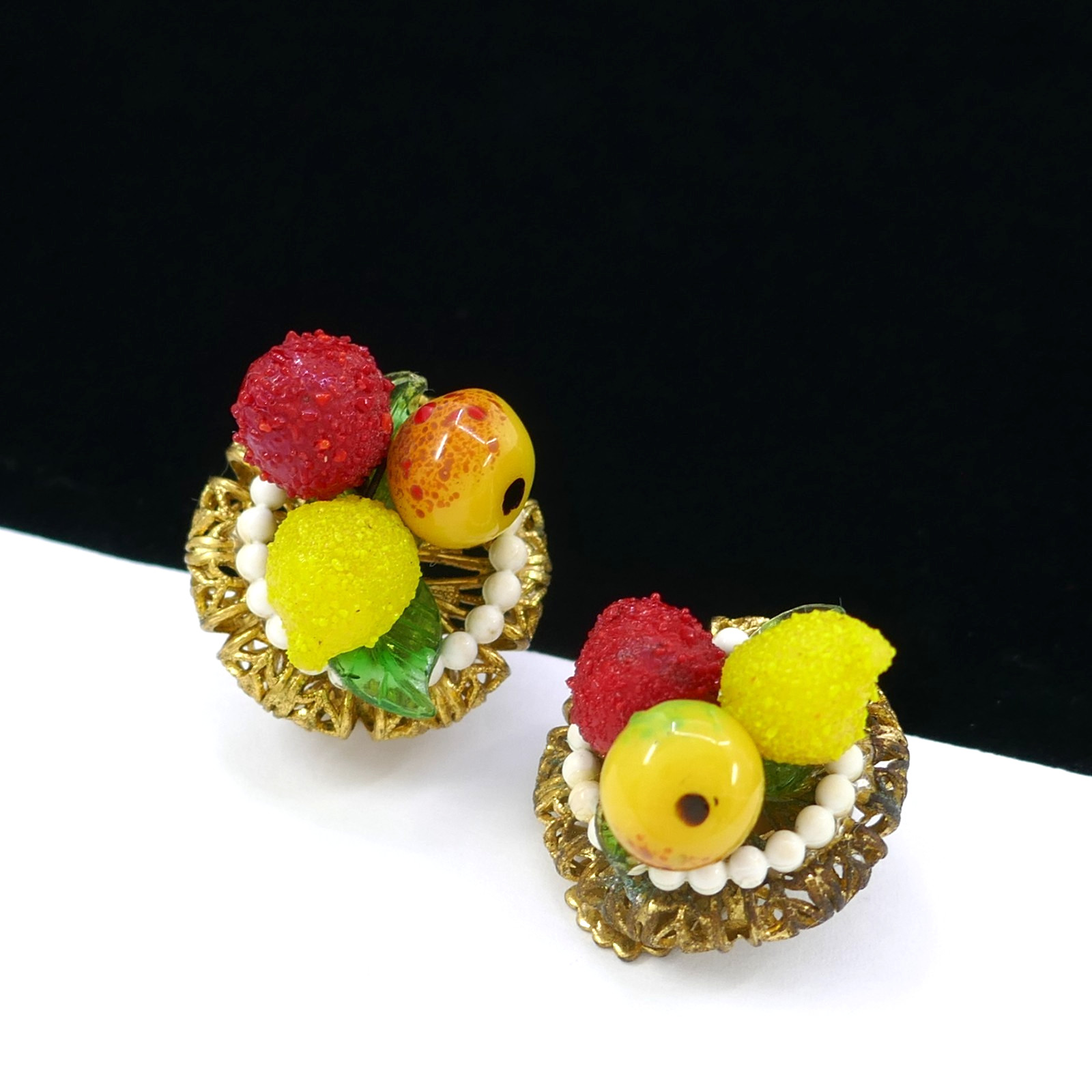 VINTAGE 1950’S CARMEN MIRANDA STYLE FRUIT SALAD BASKET FILIGREE CLIP-ON EARRINGS