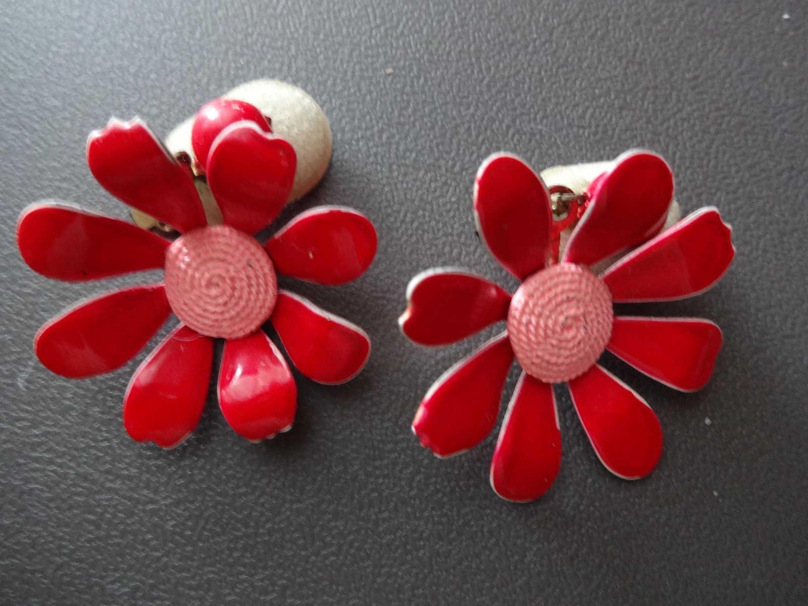VTG Retro 60s Red Enamel Metal Brooch Pin Dangle Clip On Earrings Set Super RARE