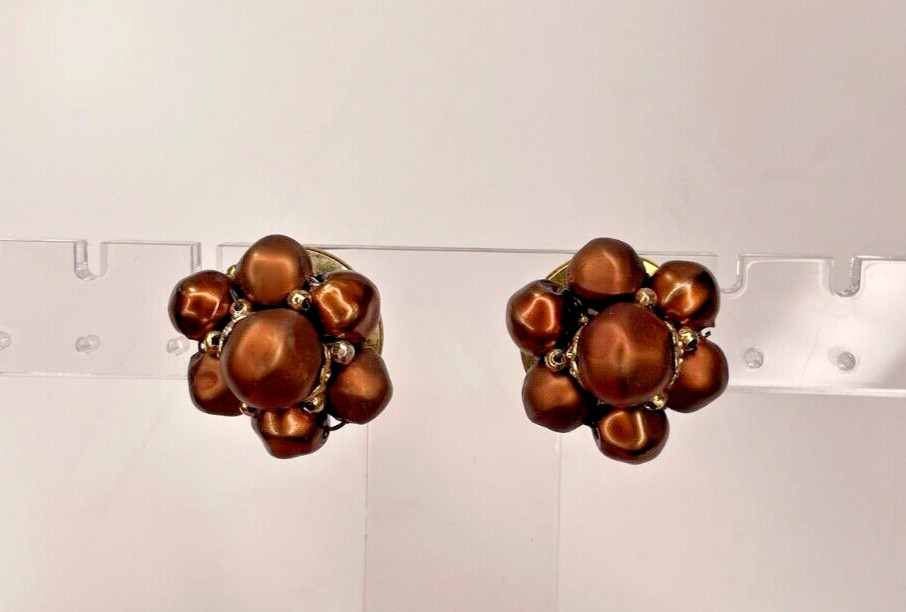 Vintage Copper/Bronze Color Cluster Bead Vintage Clip Earrings-Made in Hong Kong