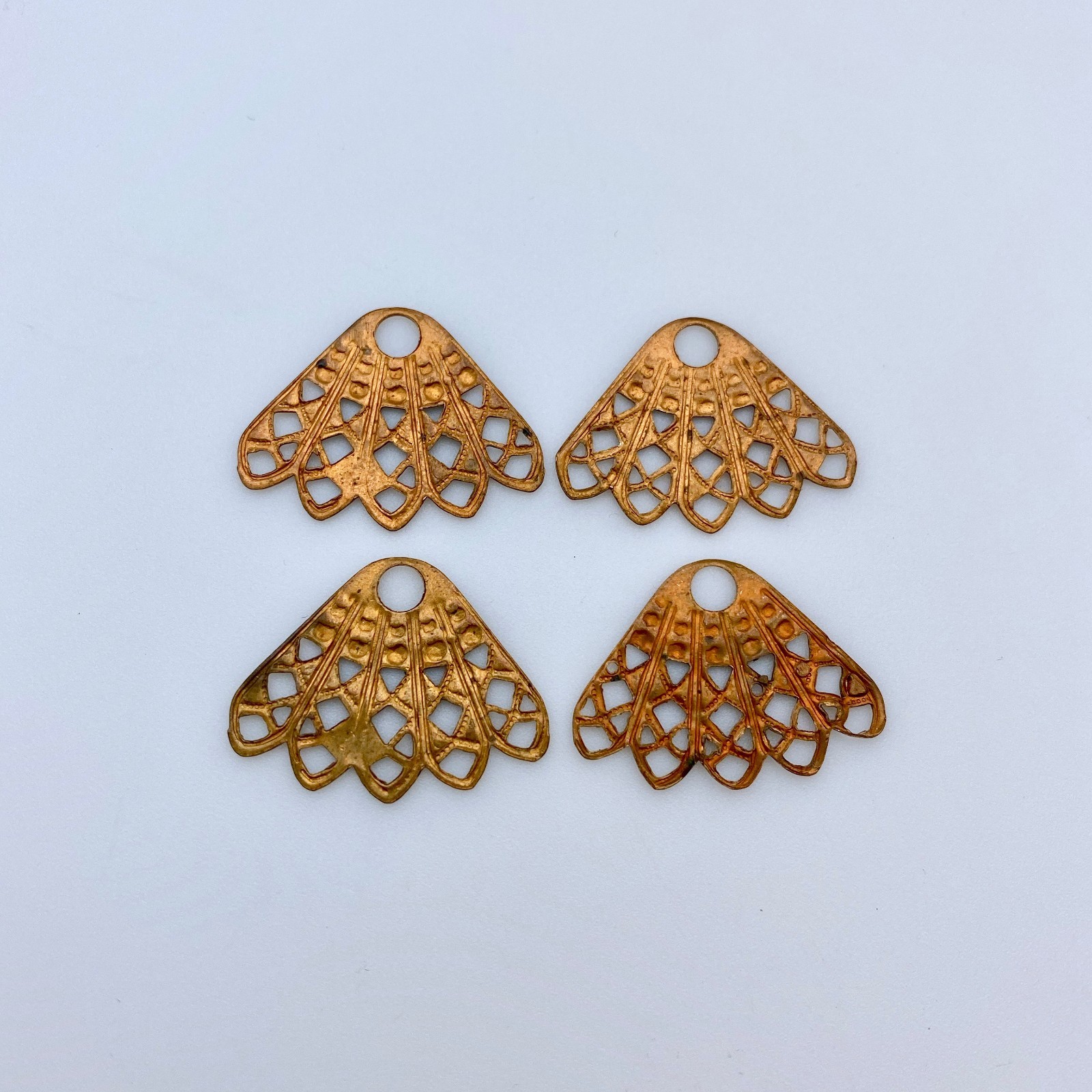4 Vintage Brass Chandelier Earring Stamping (BP41)