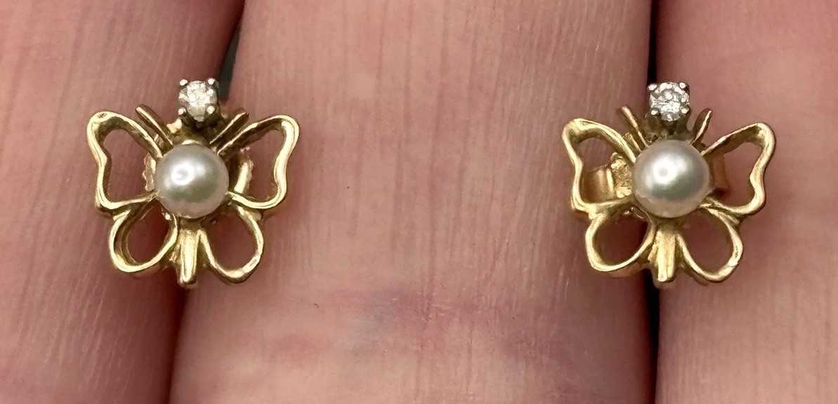 Vintage Solid 14K Yellow Gold Pearl Genuine Diamond Butterfly Stud Earrings