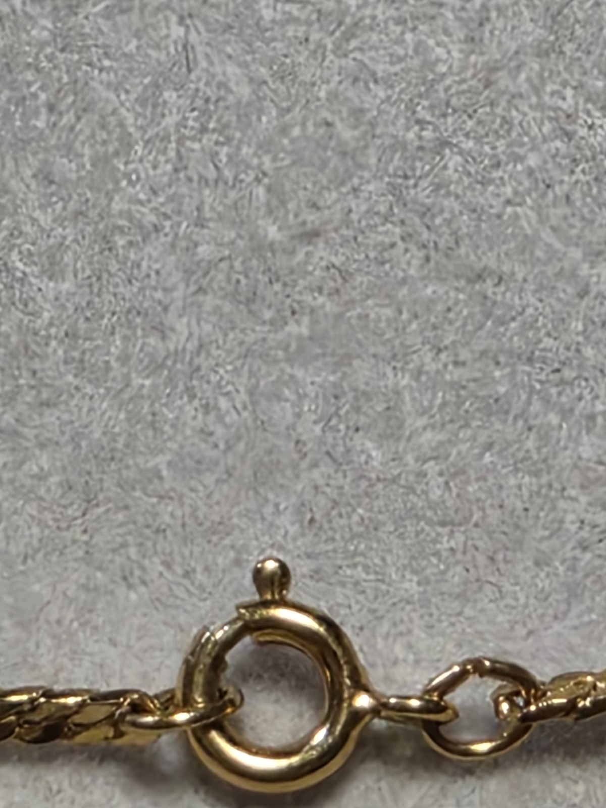 Vintage 18 Jade Pendant On Fancy Gold Tone Chain Great Condition