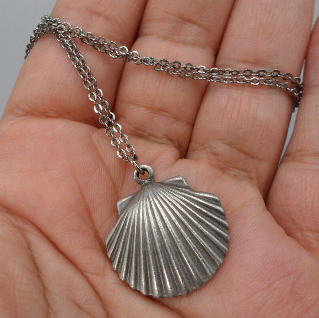 Art Deco Seashell Pendant Necklace 17.5″ Choker 7/8″ Pewter Charm Cable Chain