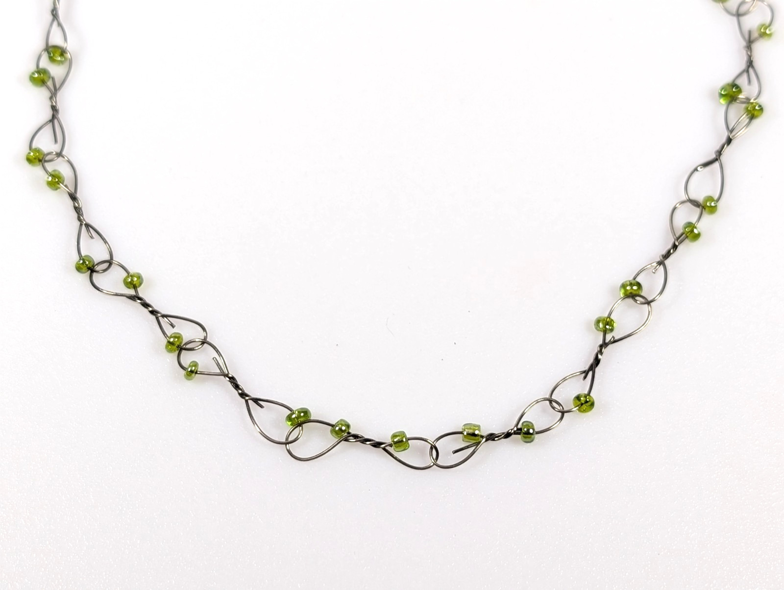 Vtg Y2k Green Seed Bead Barbed Twisted Wire Wrap Dainty Choker Necklace 1990s