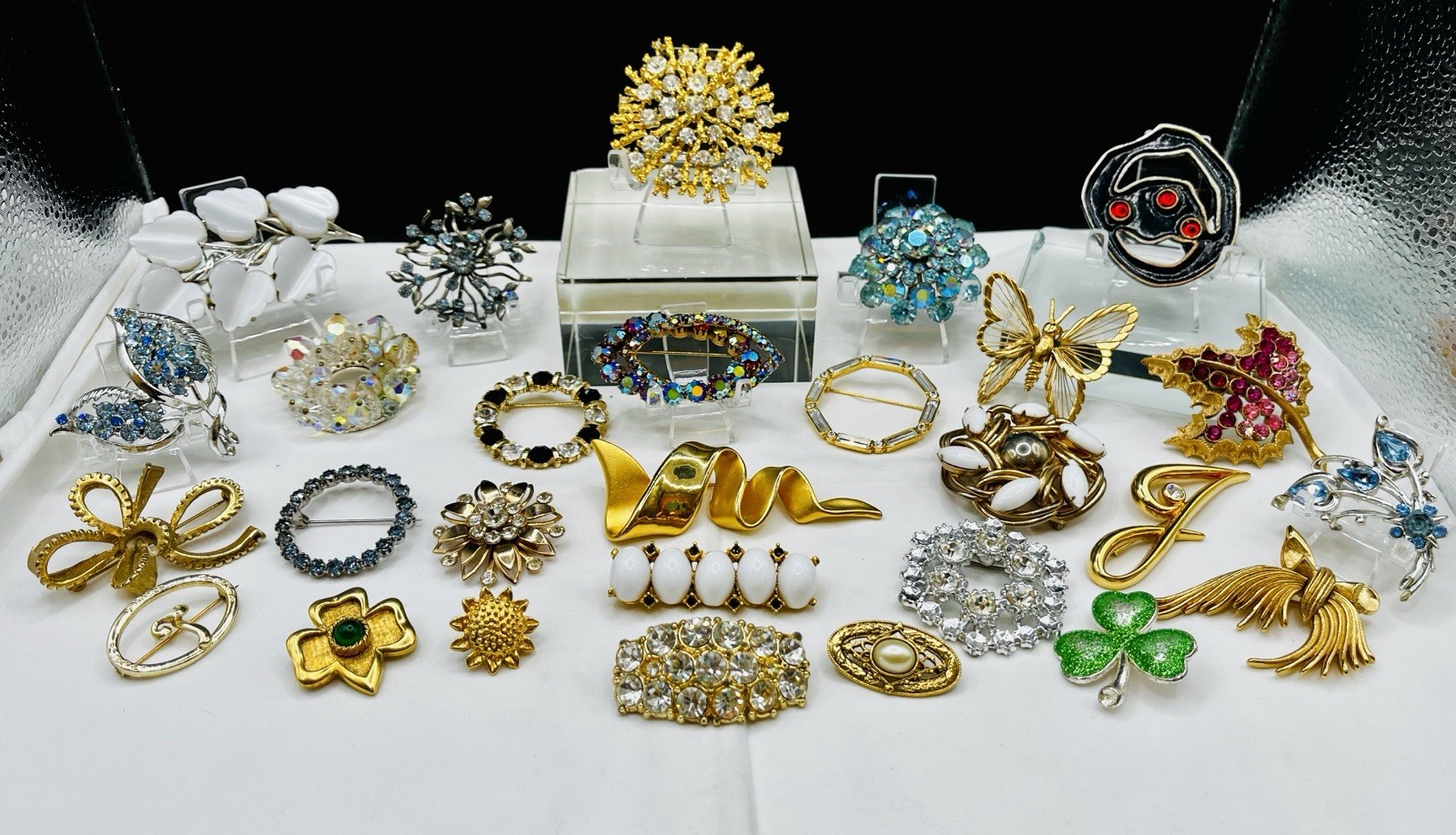Vtg. Brooch Lot Some Signed Rhinestone, Gold Silver Tone Wear Resell 28pc Monet
