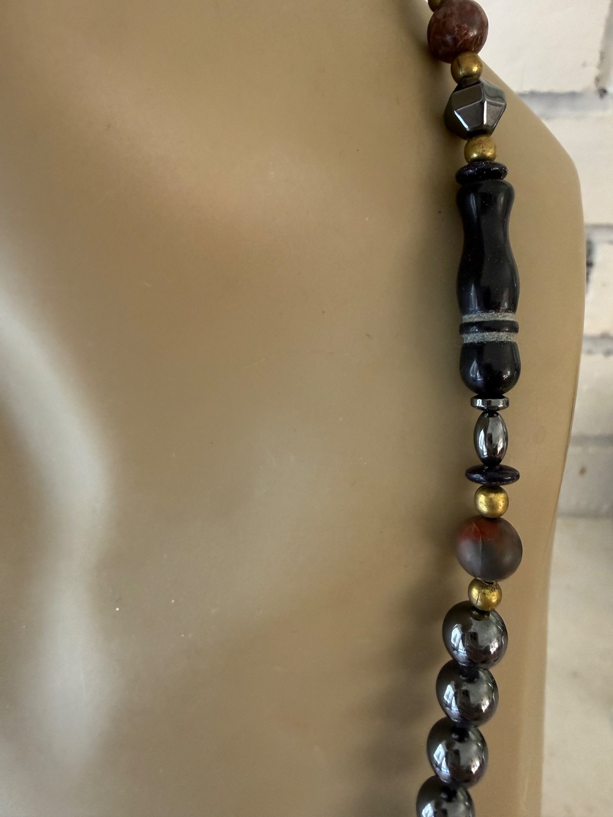 VINTAGE HAND KNOTTED HEMATITE AGATE BLACK SAND STONE LINK BEAD NECKLACE 30″