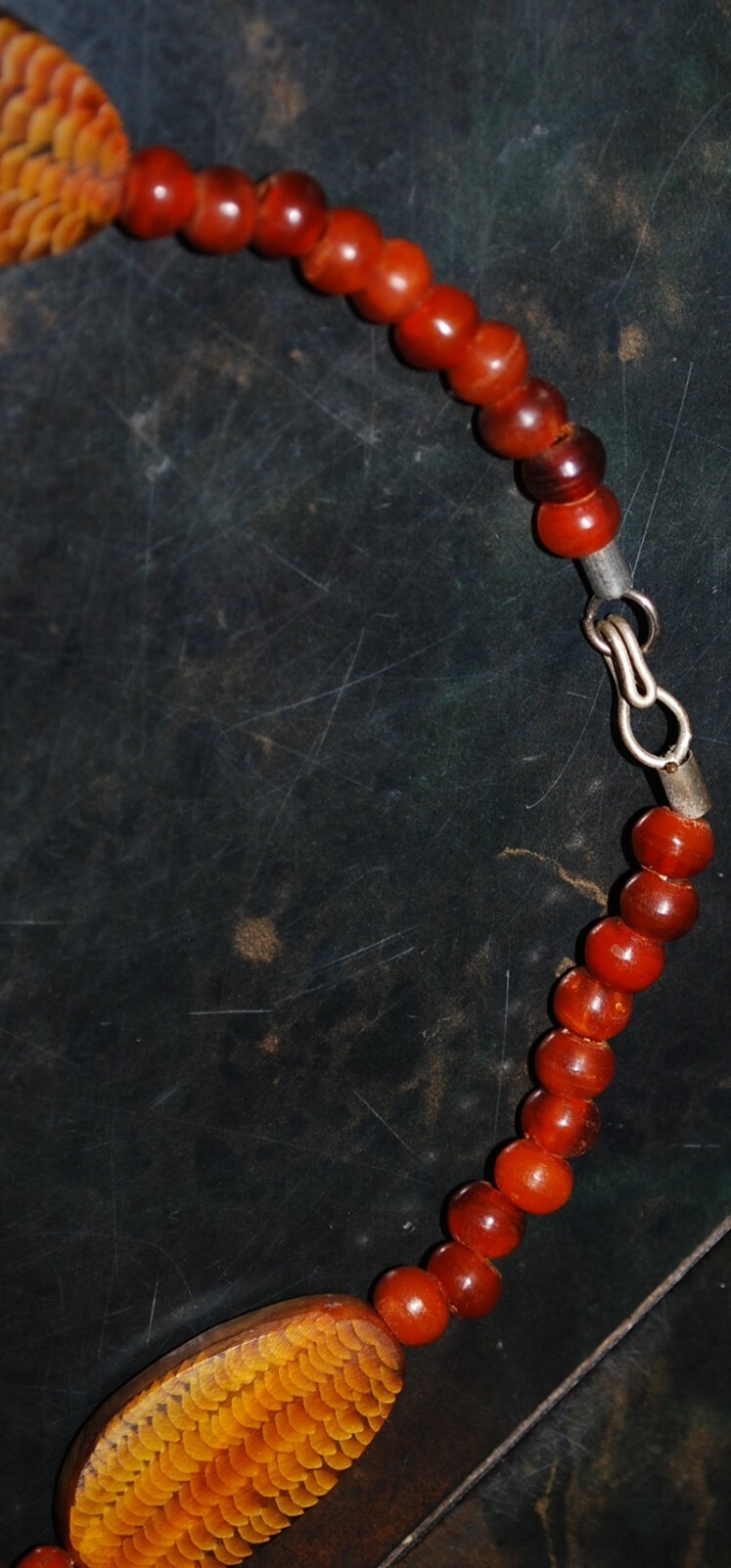 HAND CARVED COW HORN Vintage 25″ Necklace REVERSIBLE Golden Brown Oval Beads