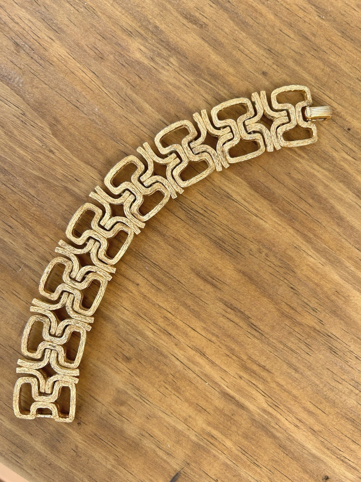 Crown Trifari Goldtone Textured Link Bracelet Mid Century Modern Style 7.5”