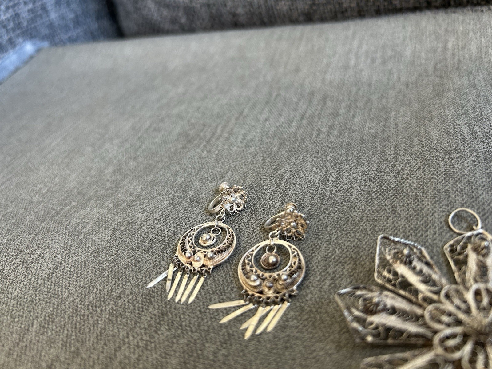 Women’s 925 Silver Dangle Drop Earrings Butterfly Back Lobe and snowflake charm