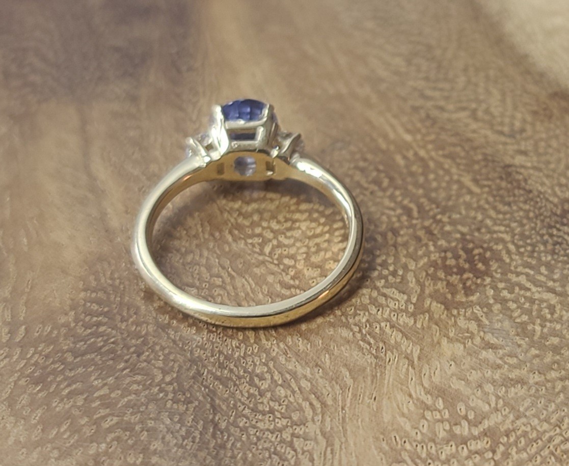 Vintage 14K Yellow Gold Engagement ring 1.55ct.Natural Blue Sapphire Oval Cut
