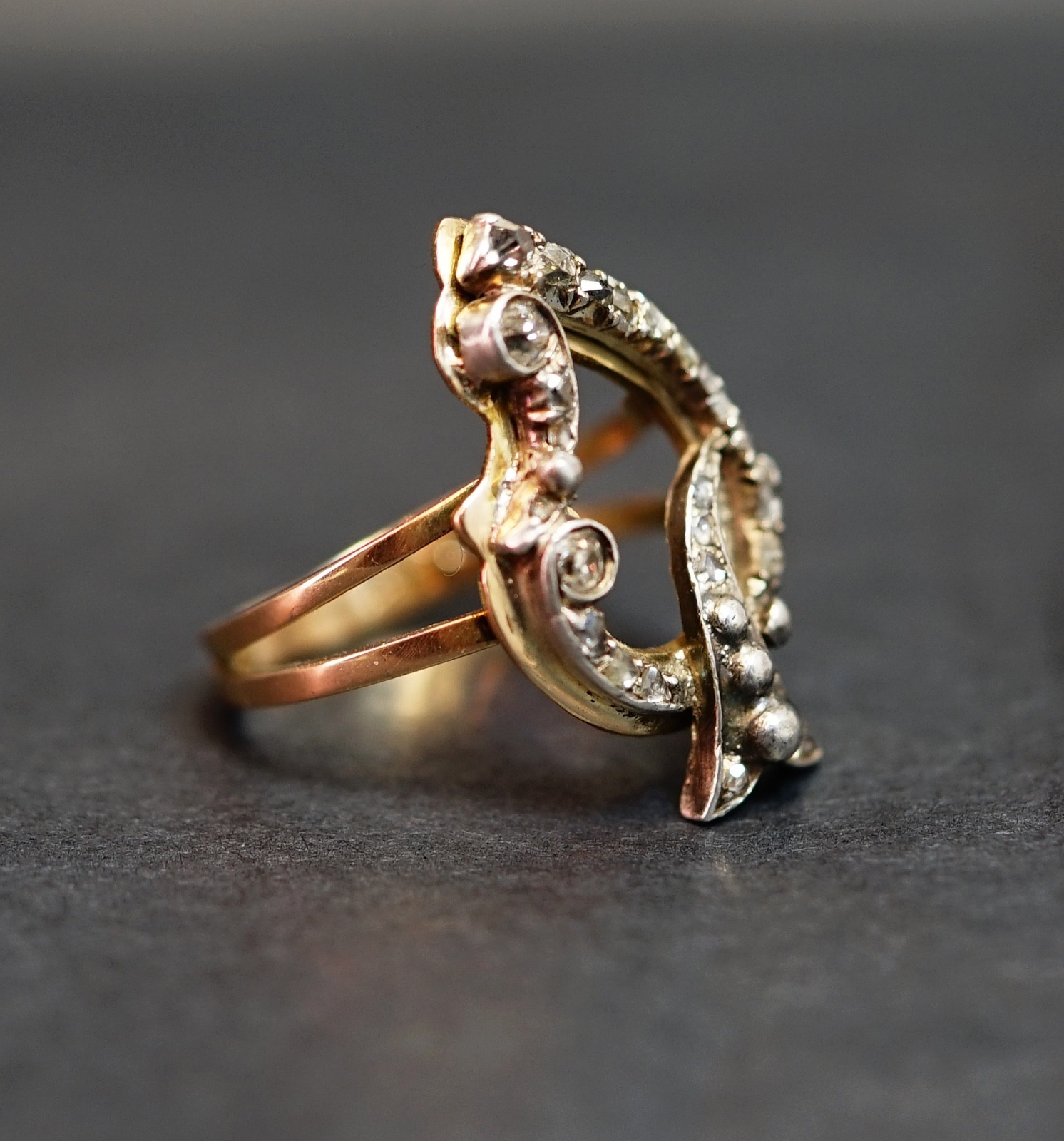19c. Victorian 14K 585 Yellow Gold Ring Diamonds Spades Leave Splint Shanks