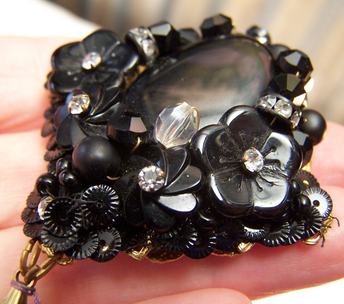 Unsigned Miriam Haskell Pendant/Vtg Black Molded Glass Floral Beads/NOS w Tag