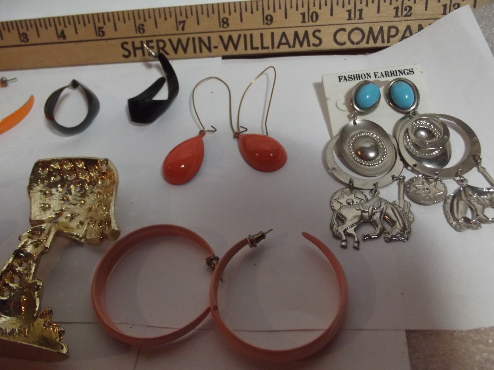 LOT vintage UNBRANDED COSTUME JEWELRY AS PICTURED WITH MUSHROOM EARRING TREE
