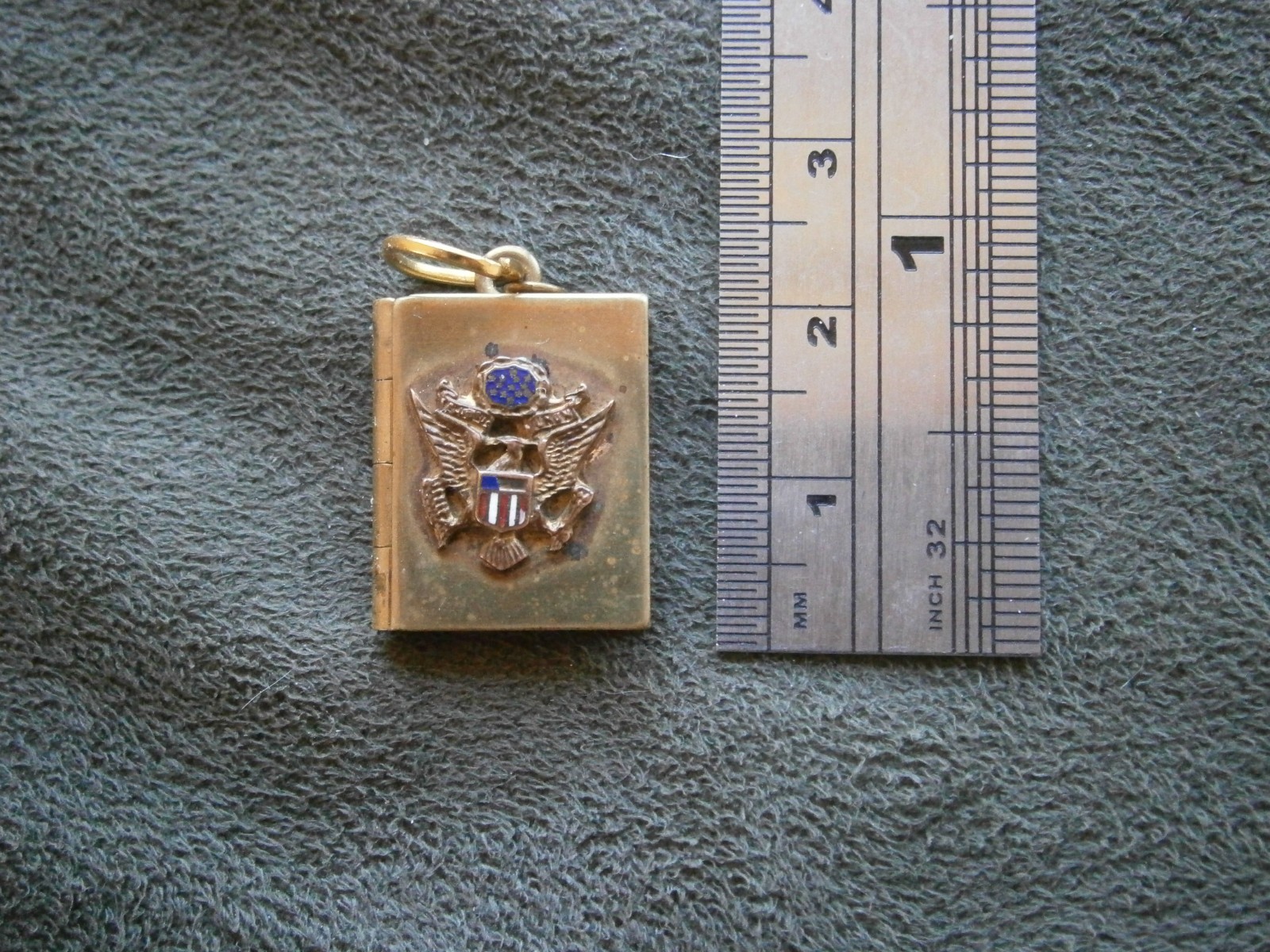U S Army Military Sweetheart Locket Vintage Godtone Charm Pendant 4.7g ~ FLAW