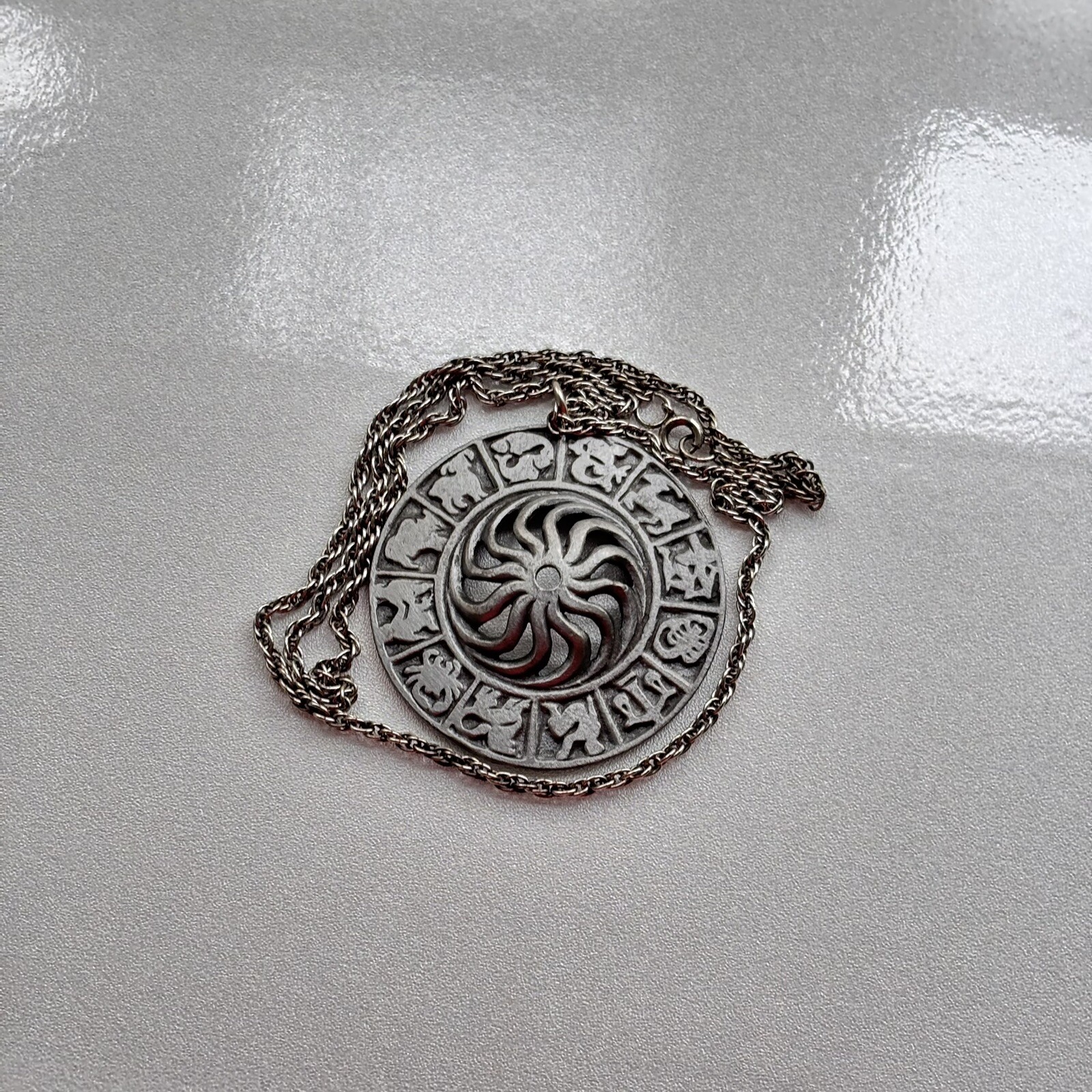 Vintage 12 Zodiac Signs Celestial Sun Necklace Pewter Astrology Myth 28” L20