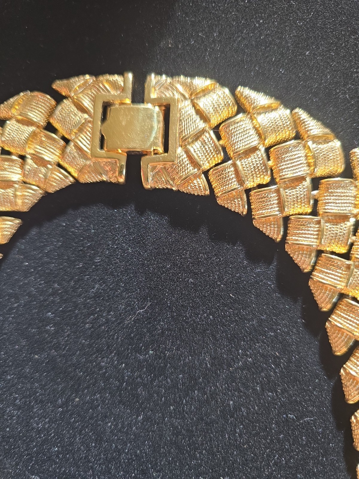 Vtg NAPIER 1¼” Wide Flat Link Collar- Choker Necklace Gold Tone Woven Texture